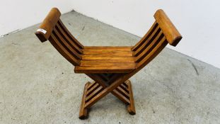 A WOODEN FOLDING SCISSOR ACTION CHAIR - W 61CM.