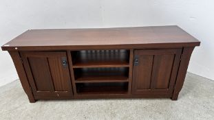 A SOLID MAHOGANY LOW TWO DOOR SIDEBOARD W 150 X D 46 X H 60.5CM.