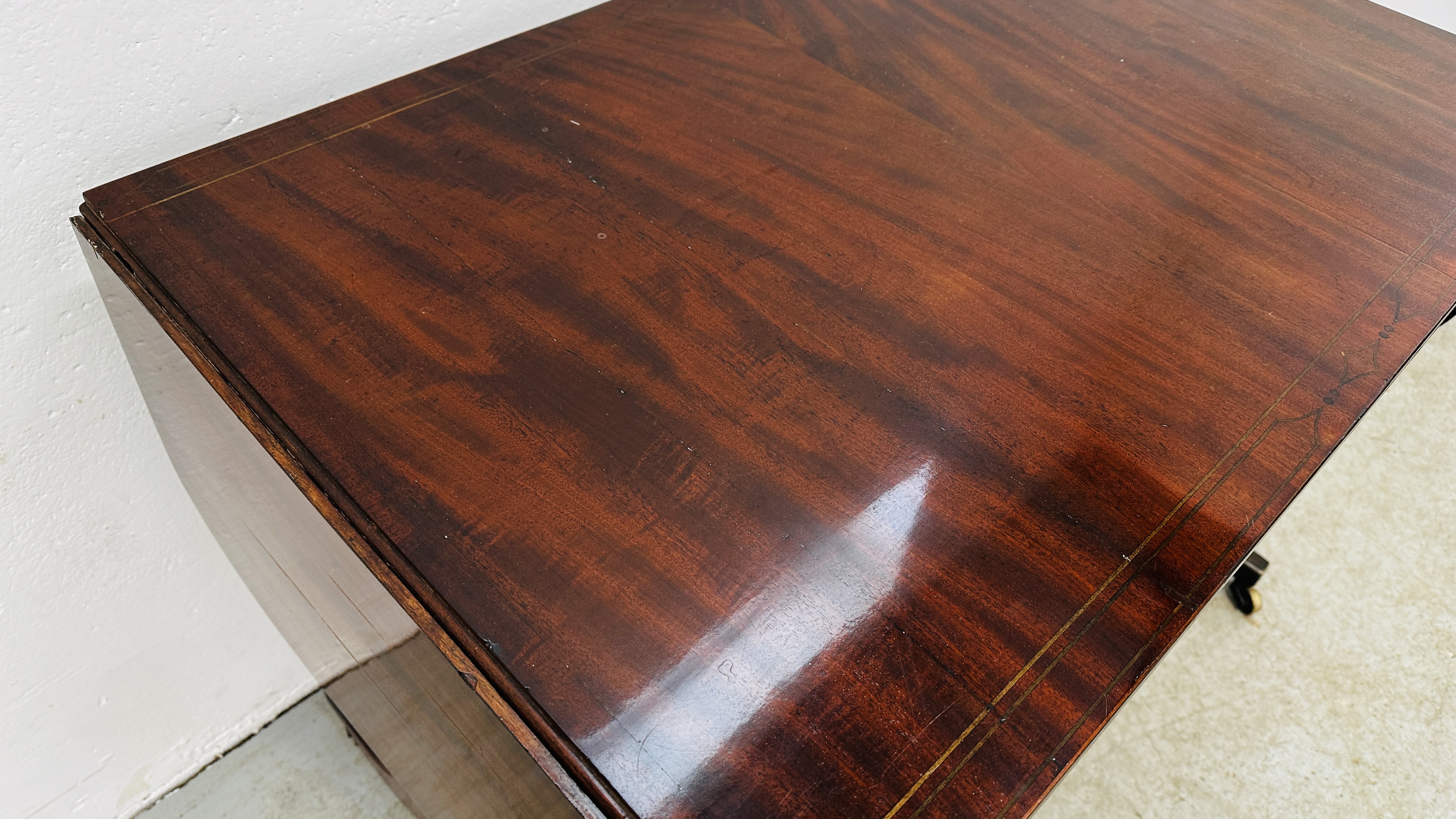 GEORGIAN MAHOGANY AND INLAID TWO DRAWER SOFA TABLE WITH STRETCHER SUPPORT W 143CM X D 63CM X H 71. - Image 18 of 20