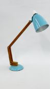 A RETRO STYLE ADJUSTABLE DESK LAMP FINISHED IN A TURQUOISE ENAMEL (NO CABLE).