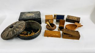A GROUP OF VINTAGE BOXES TO INCLUDE WRITING BOXES, MARQUETRY INLAID BOX,