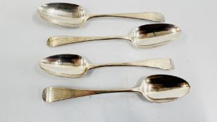 A PAIR OF ANTIQUE SILVER SPOONS BEARING INSCRIPTION W. EDWARDS (RUBBED MARKS) L 16.