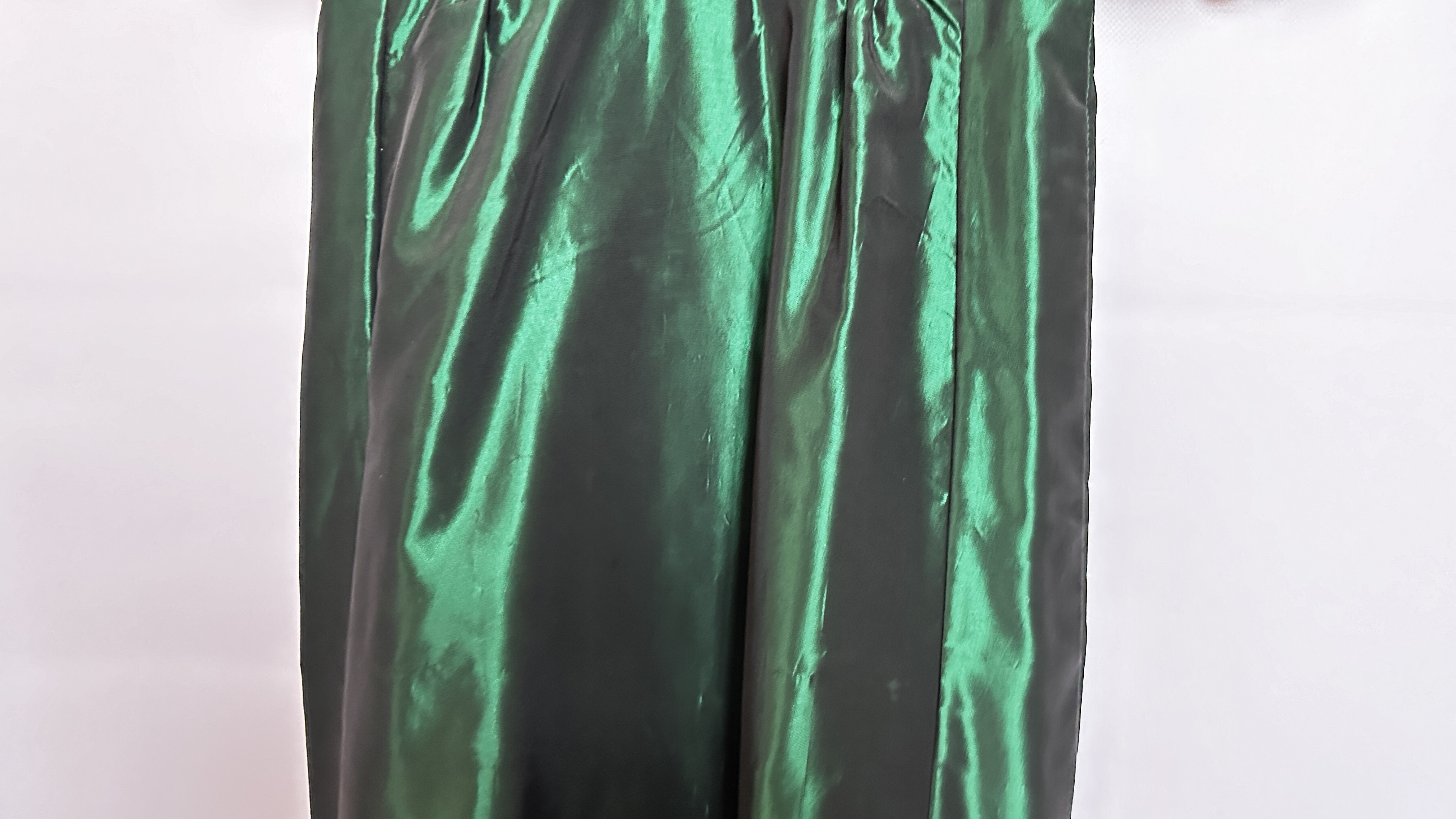 1940S GREEN SHOT TAFFETA EVENING DRESS WITH BOLERO, - Image 17 of 38