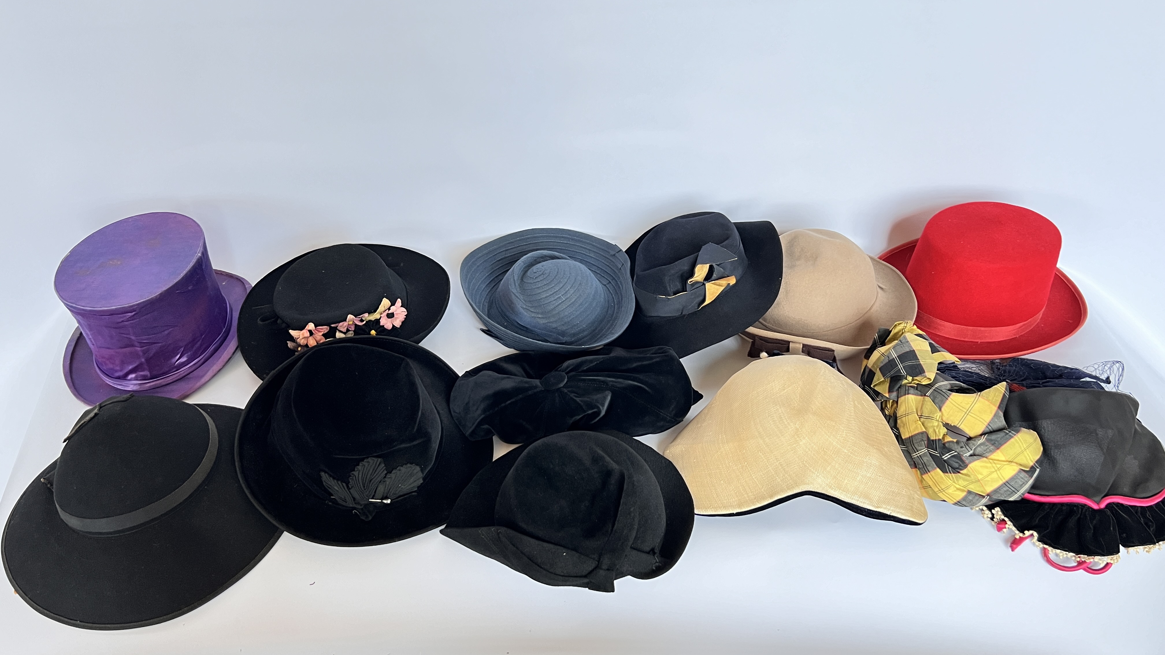 13 1940/50S HATS, 1 MORRIS ANGEL & SON LTD PURPLE TOP HAT (SOME DAMAGE),