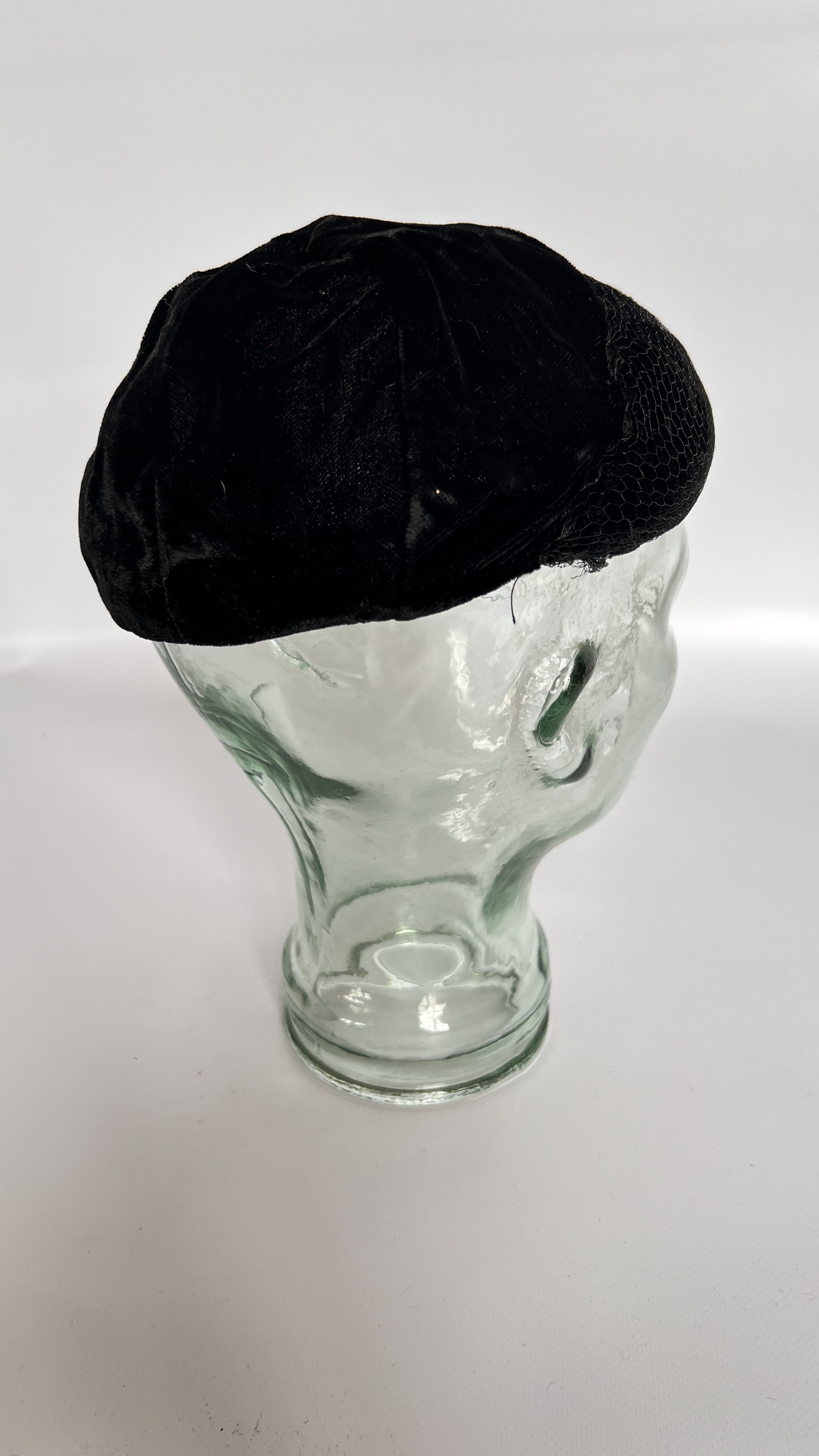 8 1950/60S HATS, 2 FLOWERED BONNETS, 1 WHITE KNITTED BONNET WITH WHITE PLASTIC DISCS, - Image 25 of 32