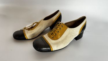 1 PAIR OF LADY’S SHOES -1960S DANIEL HECHTER YELLOW / NAVY / CREAM LACE UP SHOES,