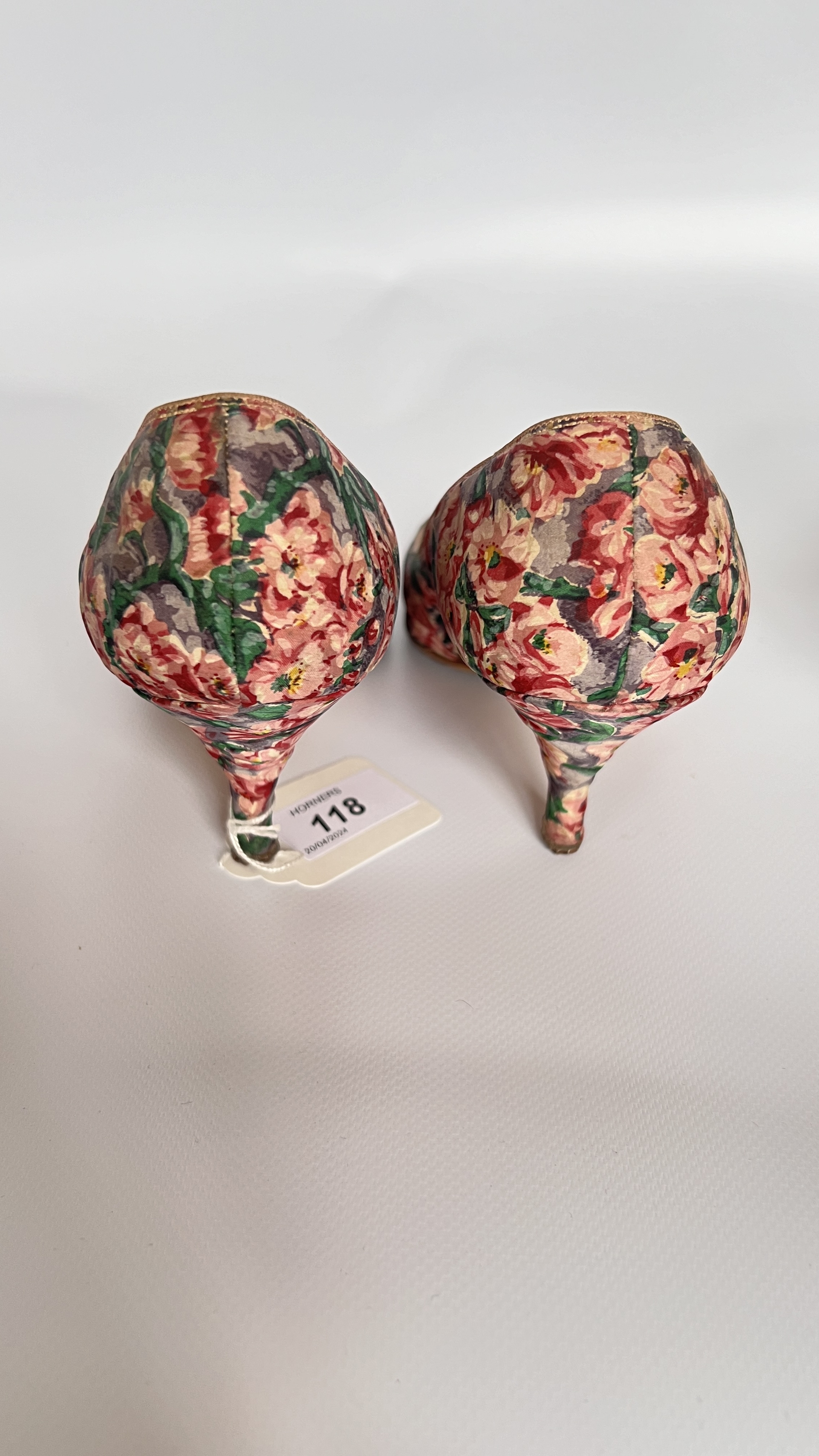 3 PAIRS OF 1950S LADY’S SHOES - ONE PAIR BEING FLORAL, - Image 7 of 8