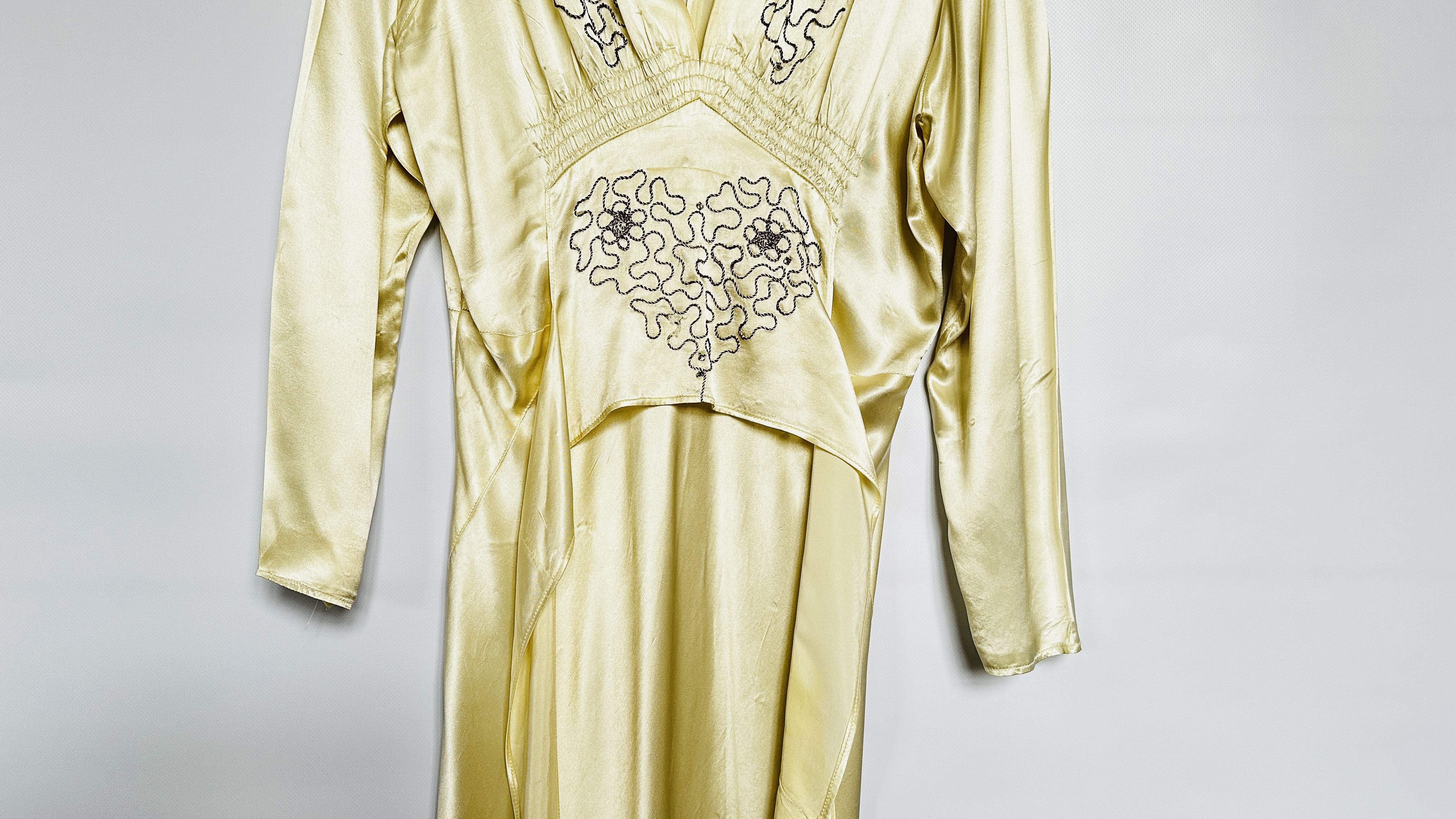 1940S CREAM SATIN GOWN, EMBROIDERED WAIST AND NECKLINE, LONG SLEEVES & BELT - A/F CONDITION, - Image 3 of 14