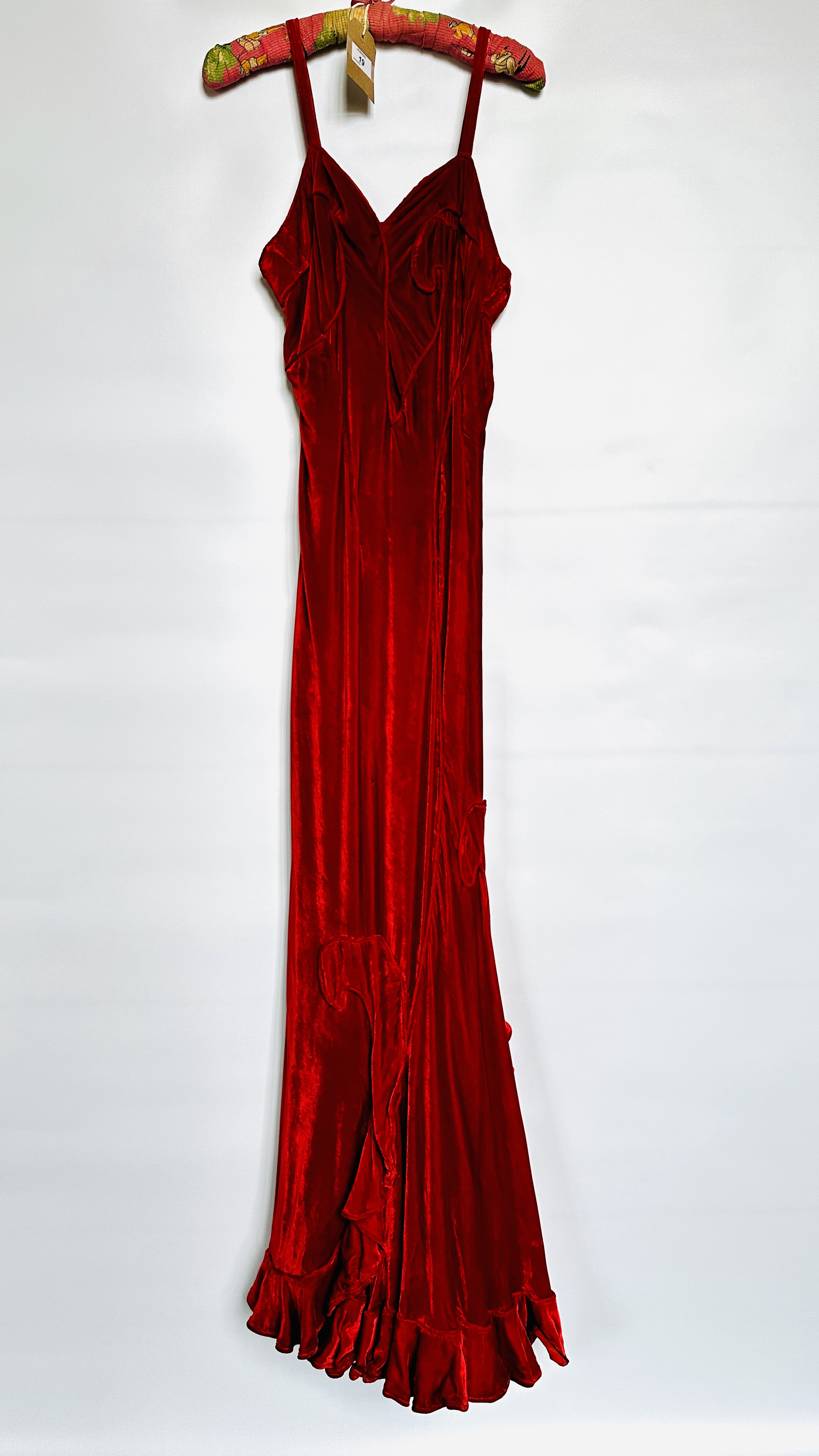 1930S RED VELVET EVENING GOWN FITTED HIPLINE, FULL CIRCULAR FRILLED HEMLINE,