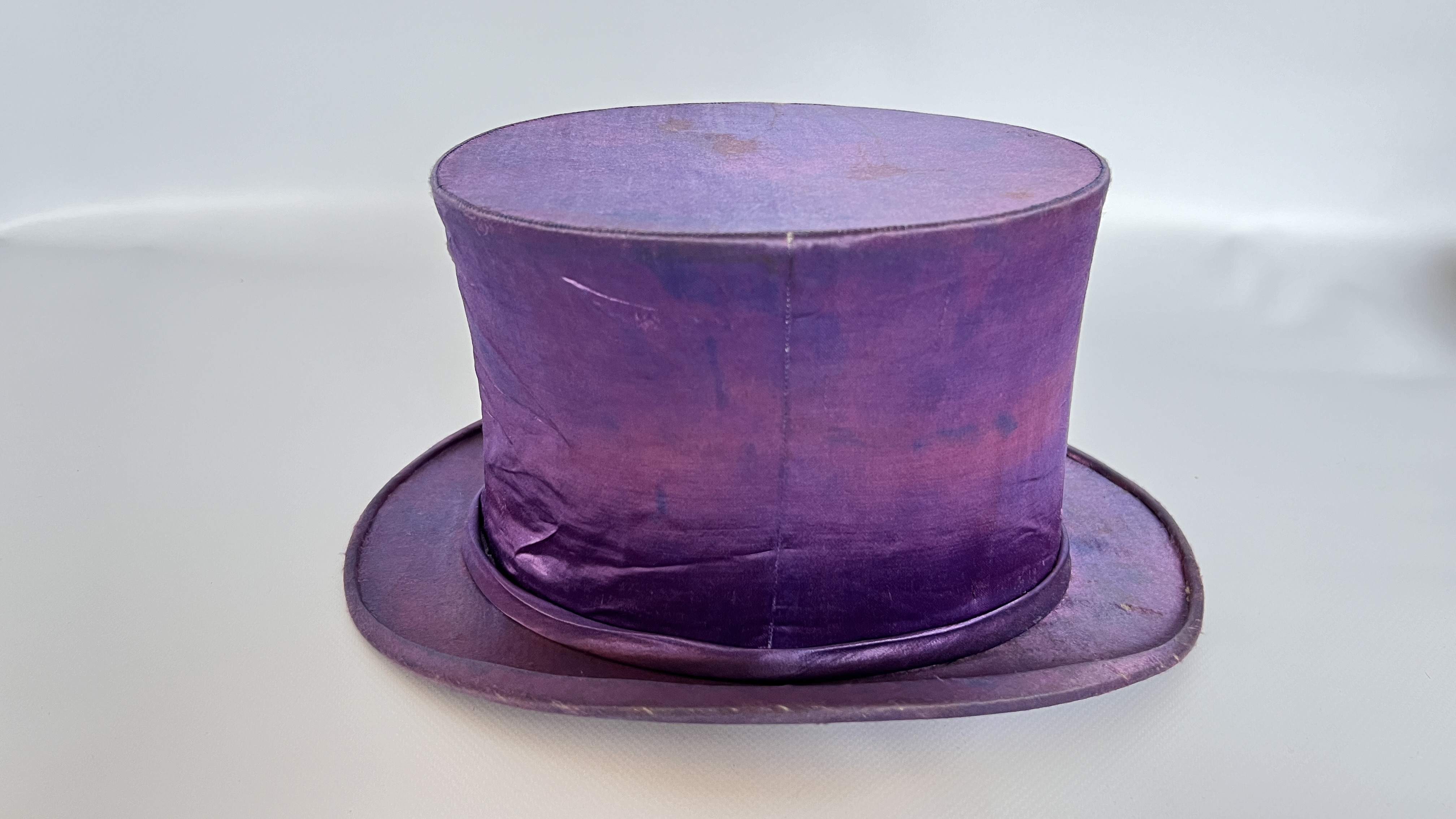 13 1940/50S HATS, 1 MORRIS ANGEL & SON LTD PURPLE TOP HAT (SOME DAMAGE), - Image 7 of 64