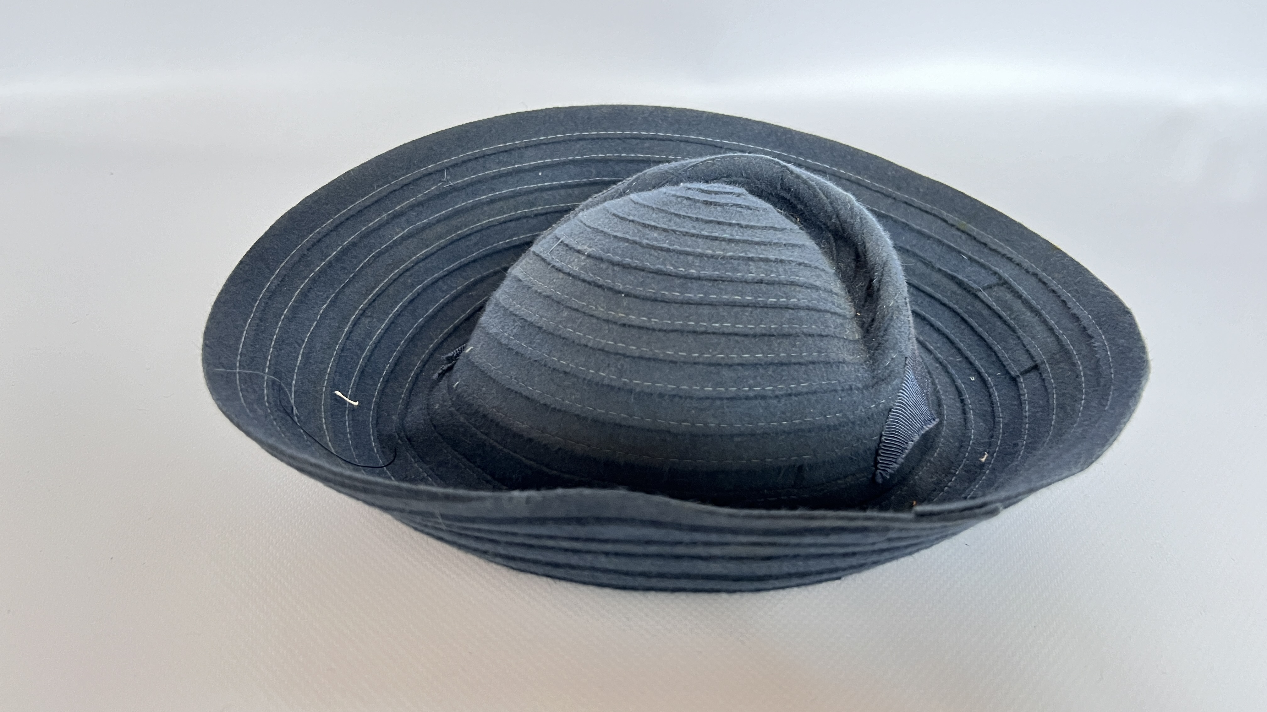 13 1940/50S HATS, 1 MORRIS ANGEL & SON LTD PURPLE TOP HAT (SOME DAMAGE), - Image 17 of 64