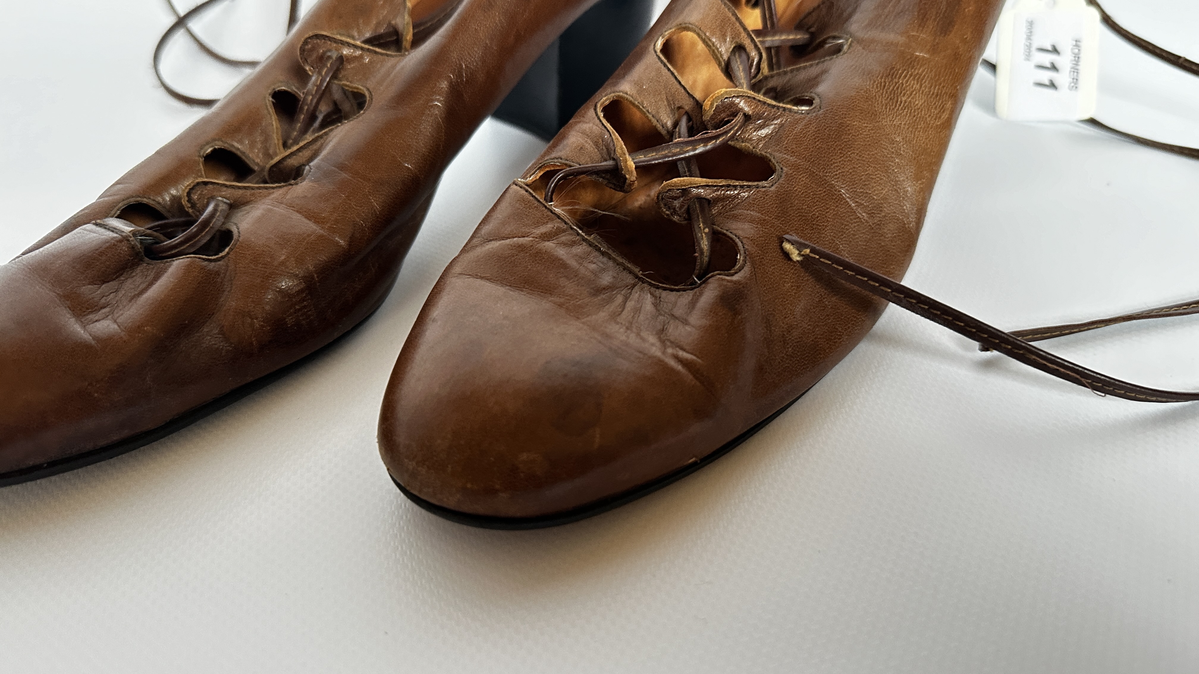 1 PAIR OF LADY'S SHOES - 'BIBA' TAN LEATHER WITH LONG LACES - A/F CONDITION, SOLD AS SEEN. - Image 3 of 14