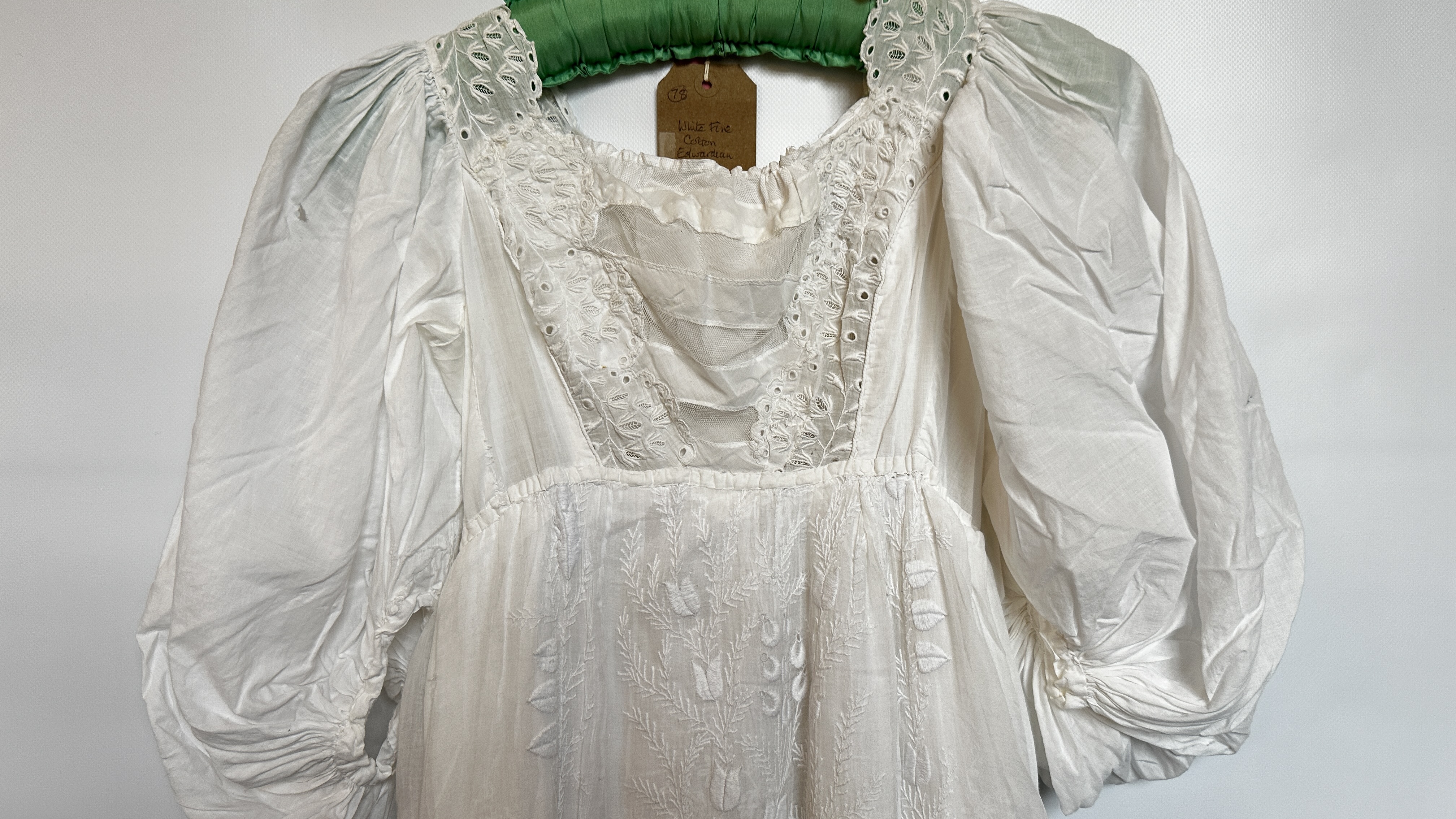 FINE WHITE COTTON EDWARDIAN DRESS, ALL OVER EMBROIDERY, EMPIRE LINE, PUFFED SLEEVES - A/F CONDITION, - Image 3 of 20