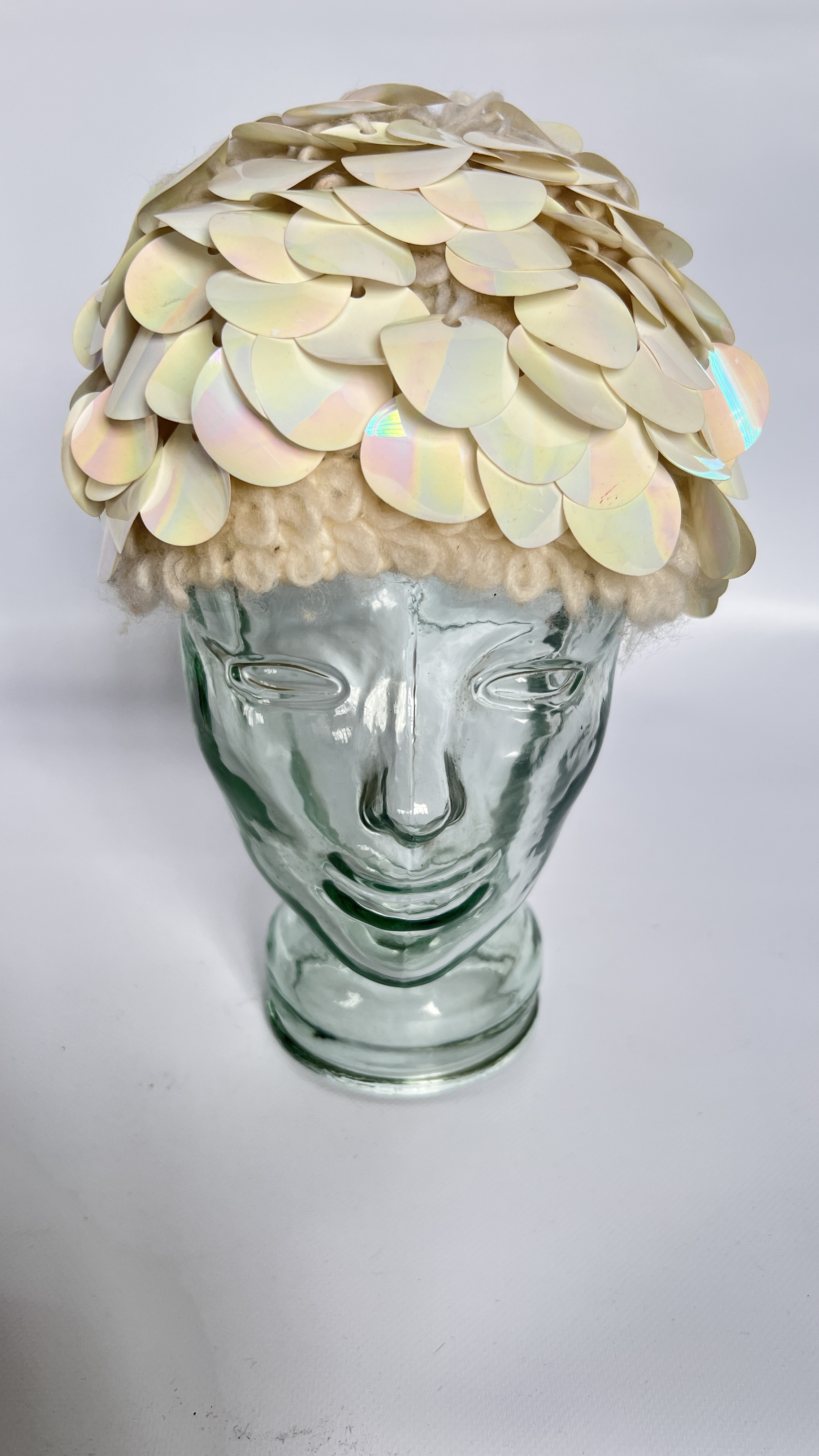 8 1950/60S HATS, 2 FLOWERED BONNETS, 1 WHITE KNITTED BONNET WITH WHITE PLASTIC DISCS, - Image 15 of 32