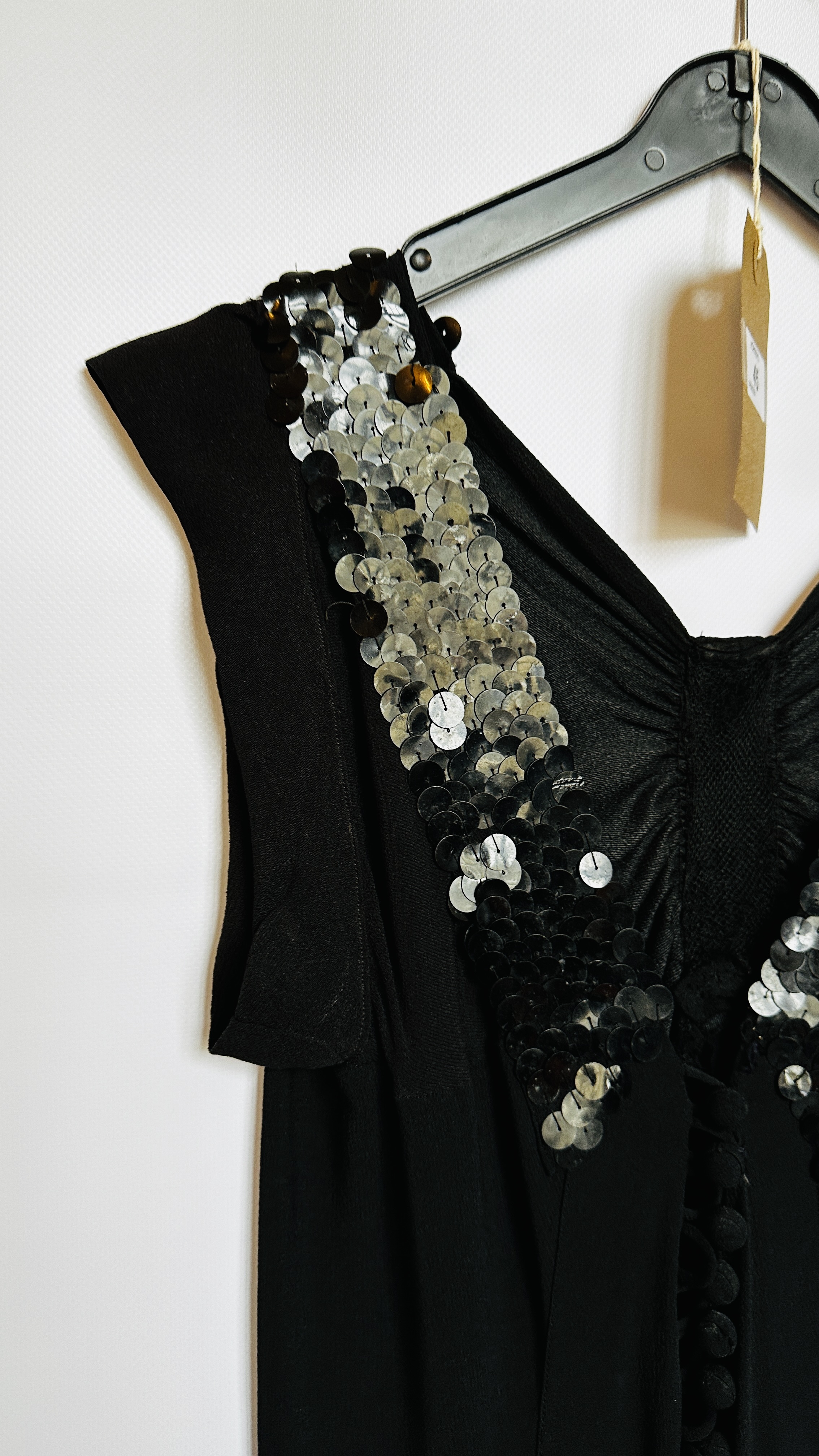 1930S BLACK HEAVY CREPE GOWN, - Image 7 of 17