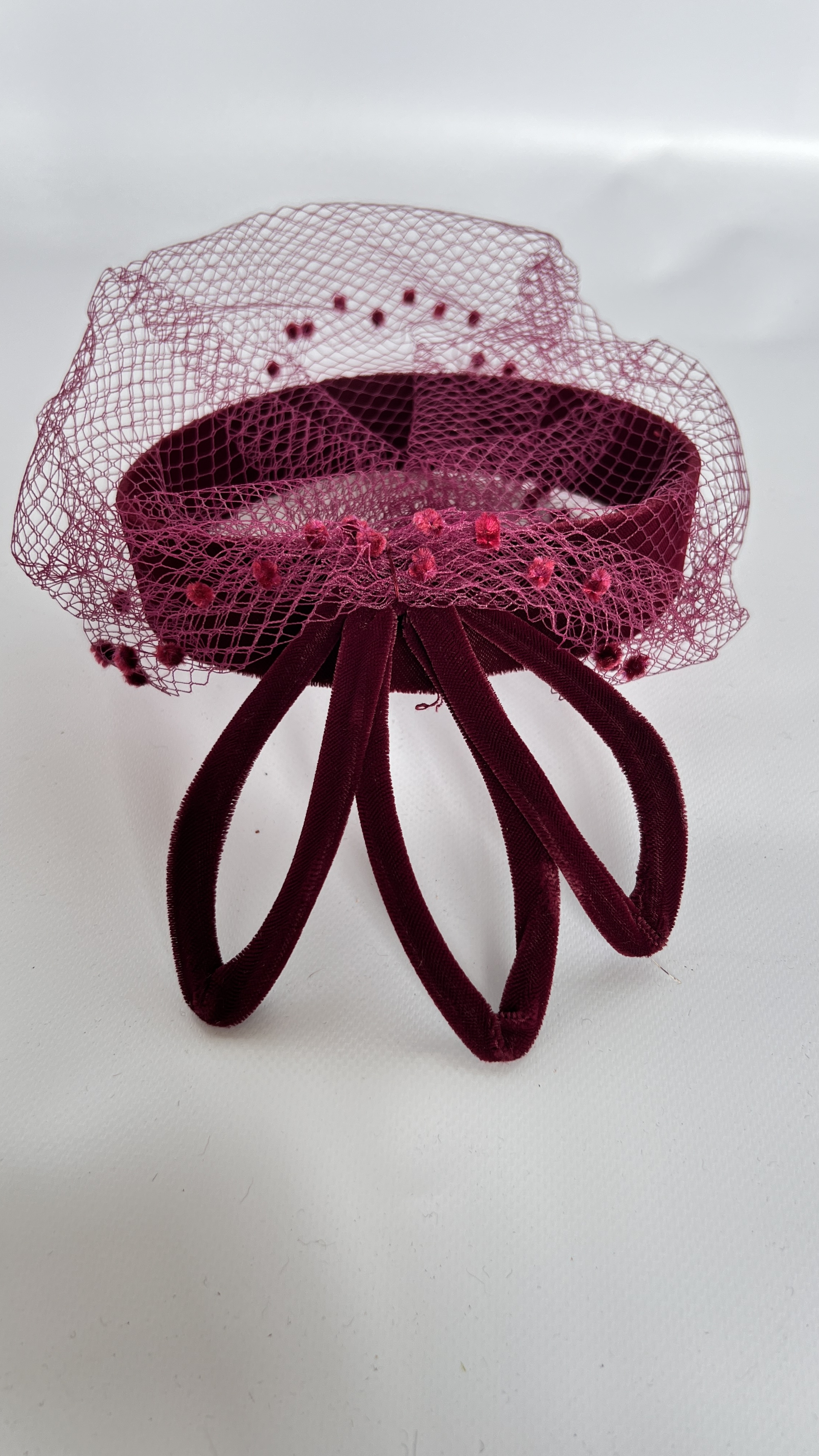 8 1950/60S HATS, 2 FLOWERED BONNETS, 1 WHITE KNITTED BONNET WITH WHITE PLASTIC DISCS, - Image 13 of 32