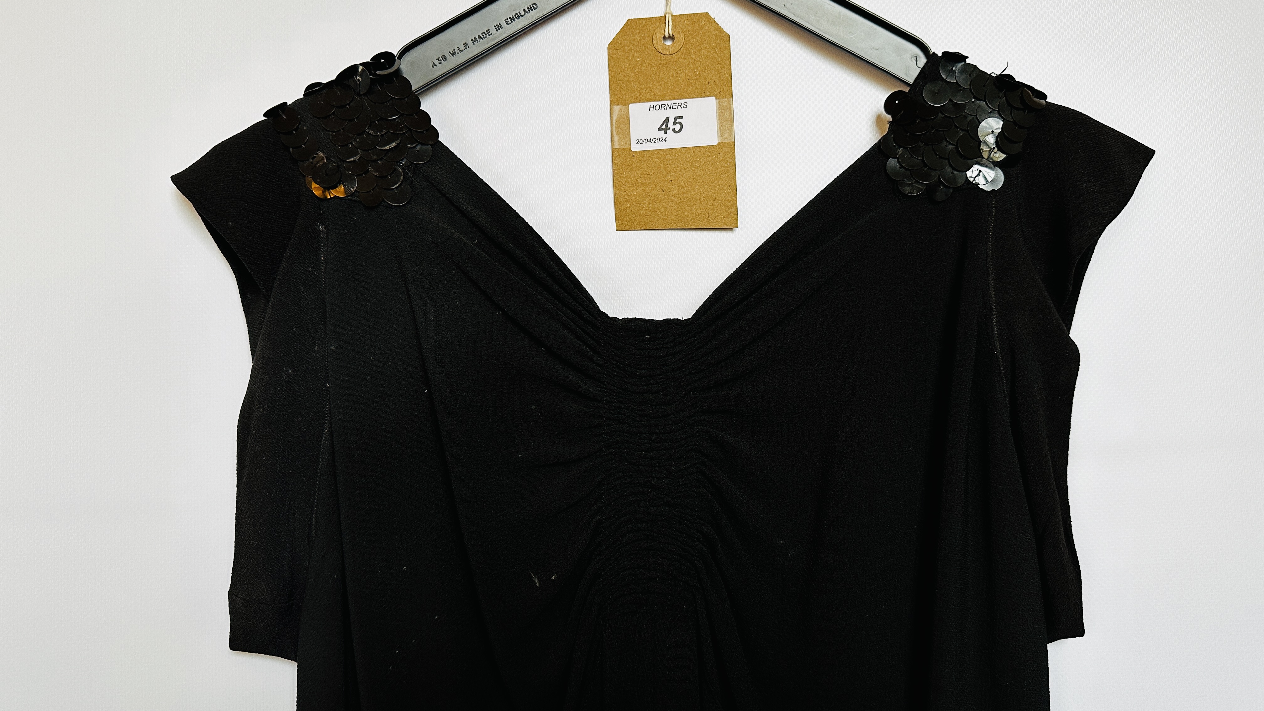 1930S BLACK HEAVY CREPE GOWN, - Image 17 of 17