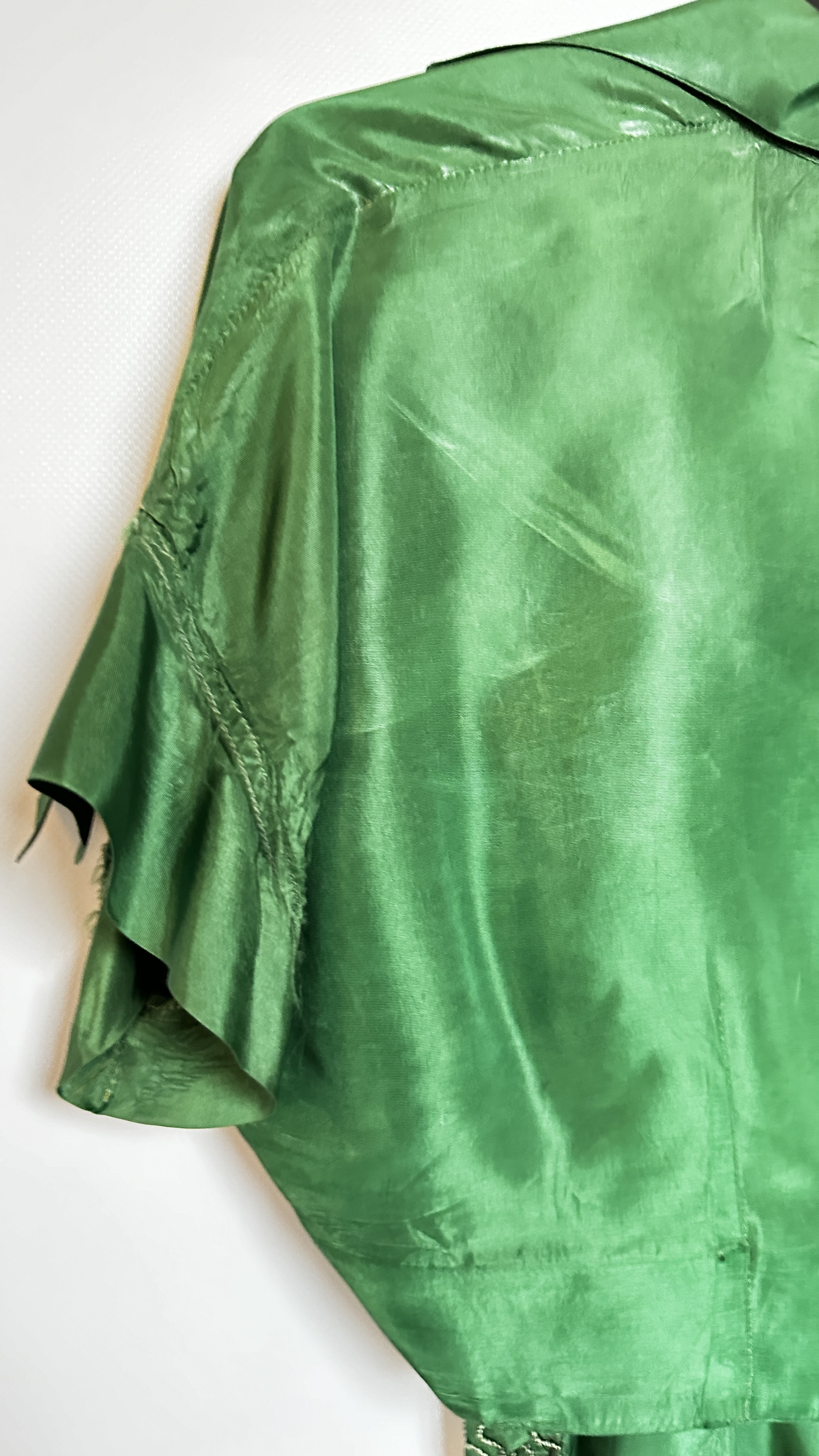 1940S GREEN SHOT TAFFETA EVENING DRESS WITH BOLERO, - Image 35 of 38