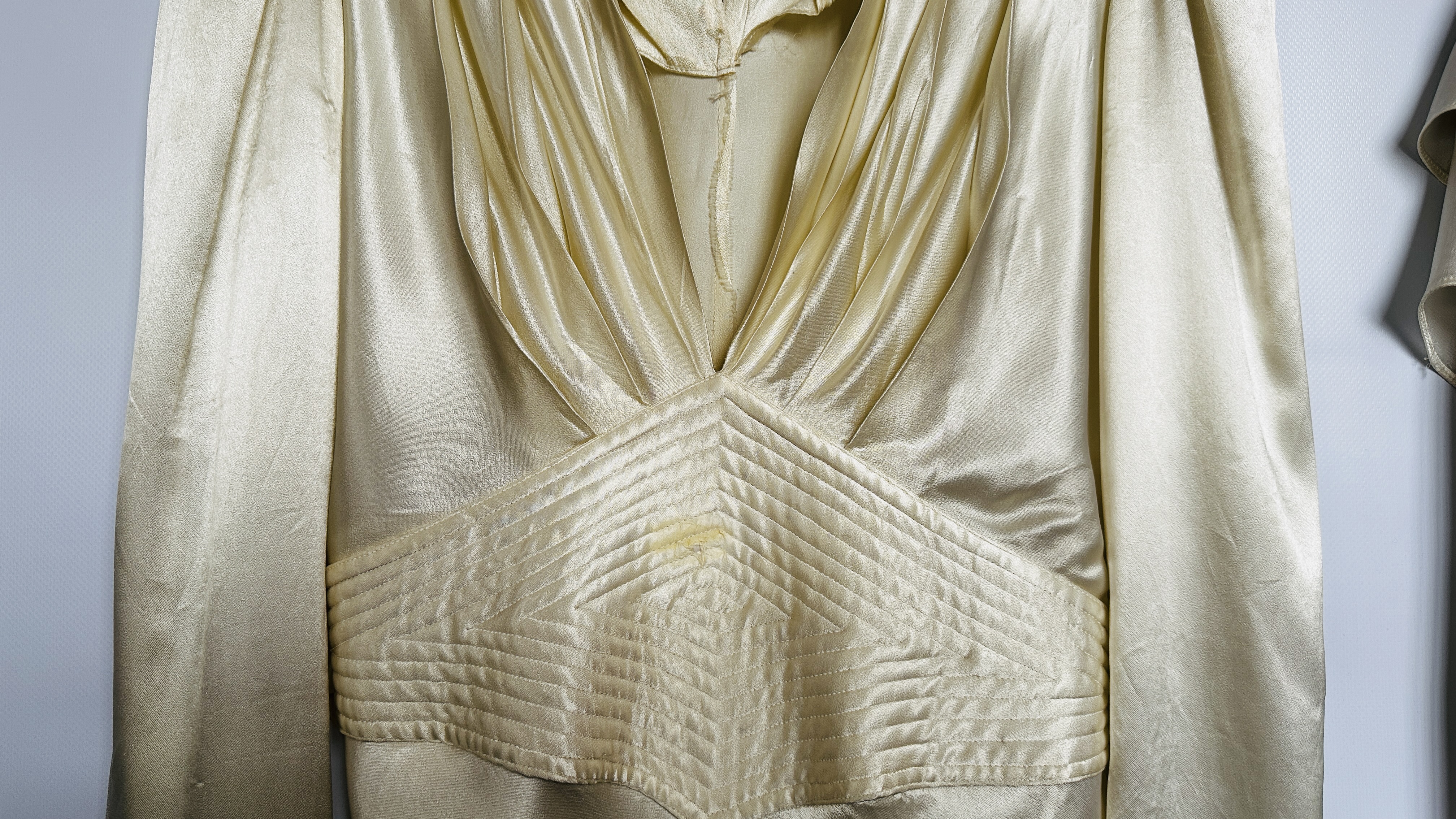 1940S CREAM SATIN GOWN, FRILLED NECKLINE, LONG SLEEVES AND A 1940S CREAM SATIN GOWN, - Image 15 of 31