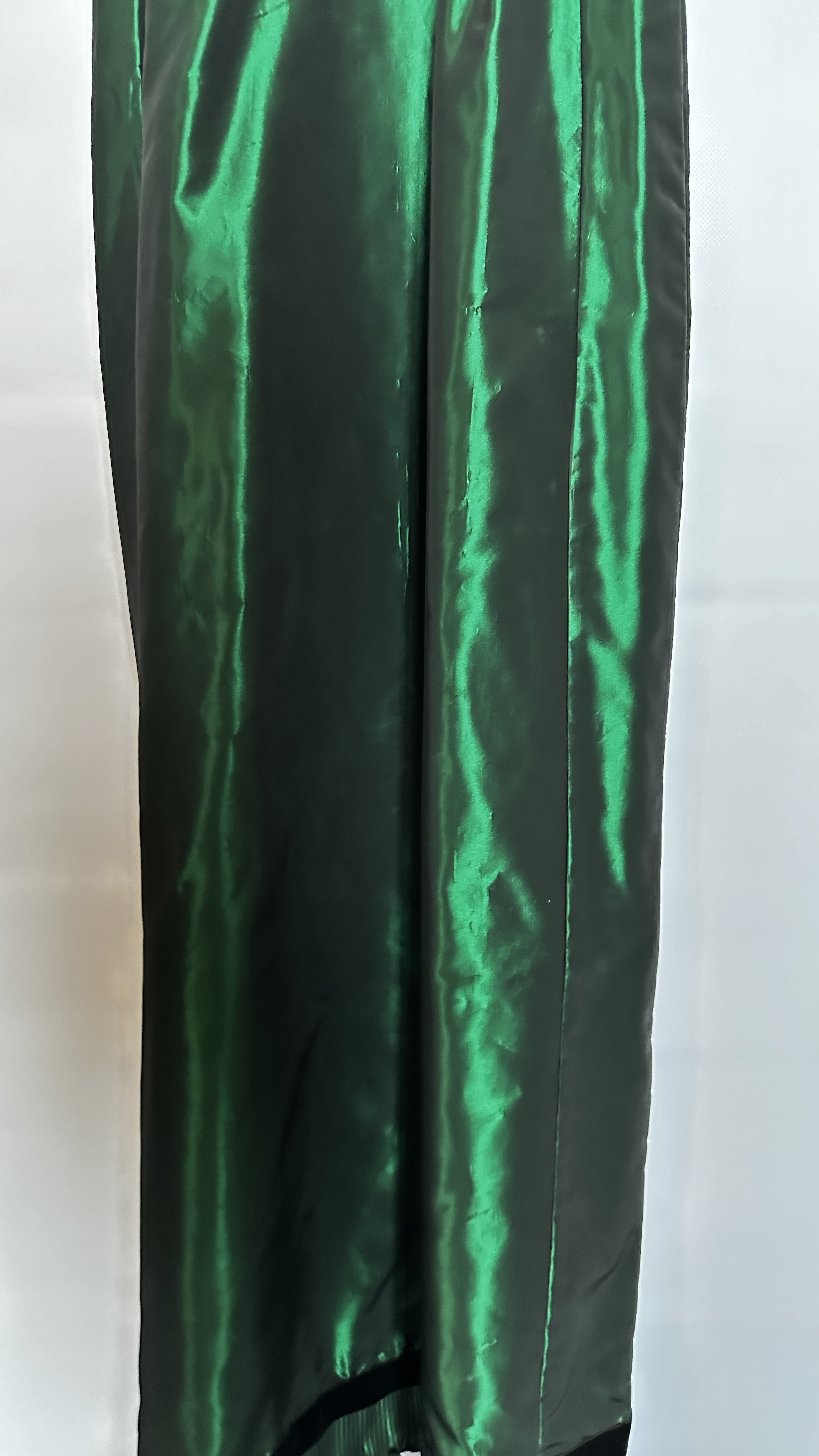 1940S GREEN SHOT TAFFETA EVENING DRESS WITH BOLERO, - Image 20 of 38