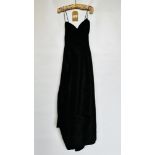 1950S CLASSIC BLACK SILK TAFFETA STRAIGHT EVENING GOWN, LOW STRAPPED BODICE,