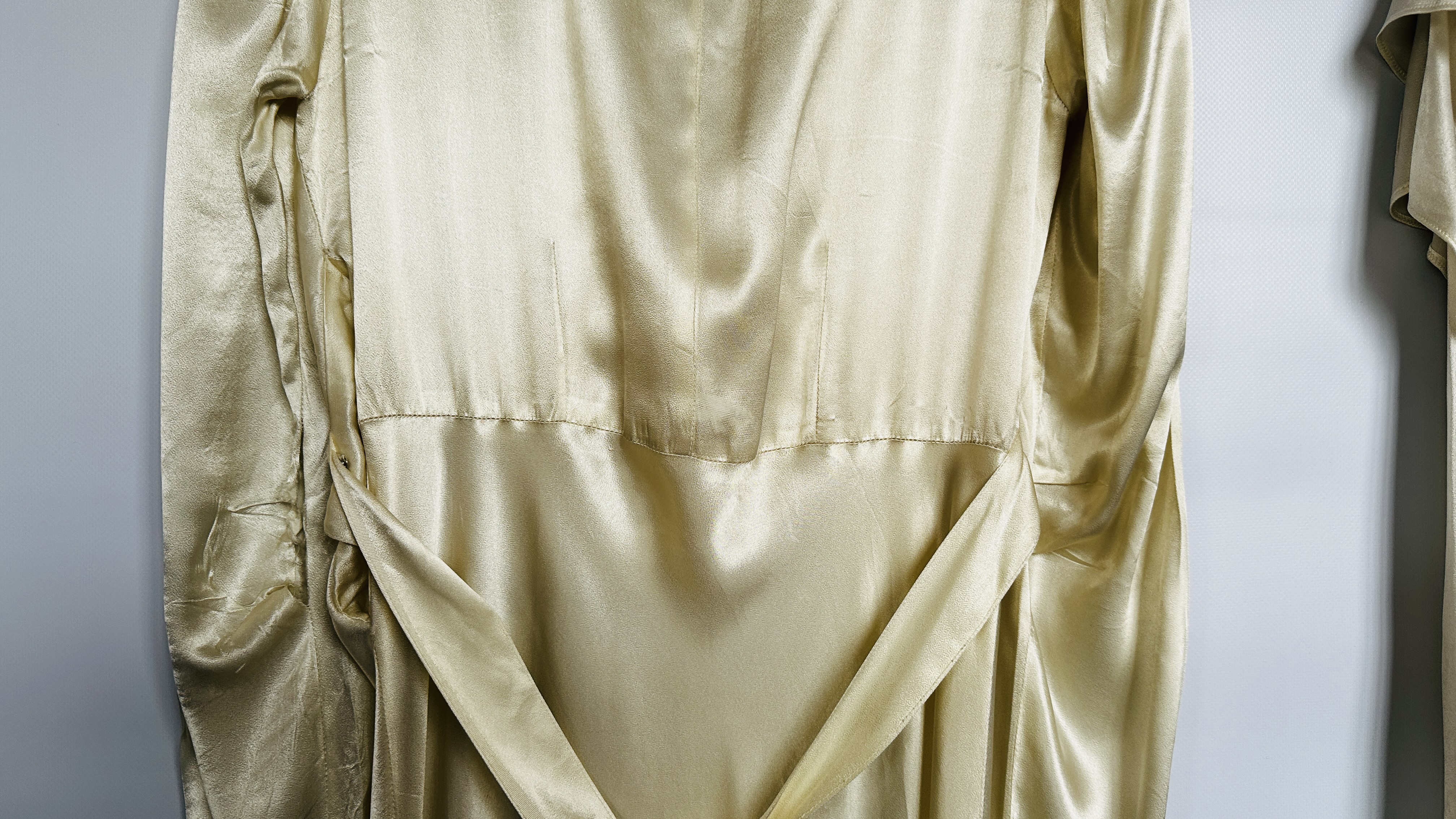 1940S CREAM SATIN GOWN, FRILLED NECKLINE, LONG SLEEVES AND A 1940S CREAM SATIN GOWN, - Image 28 of 31