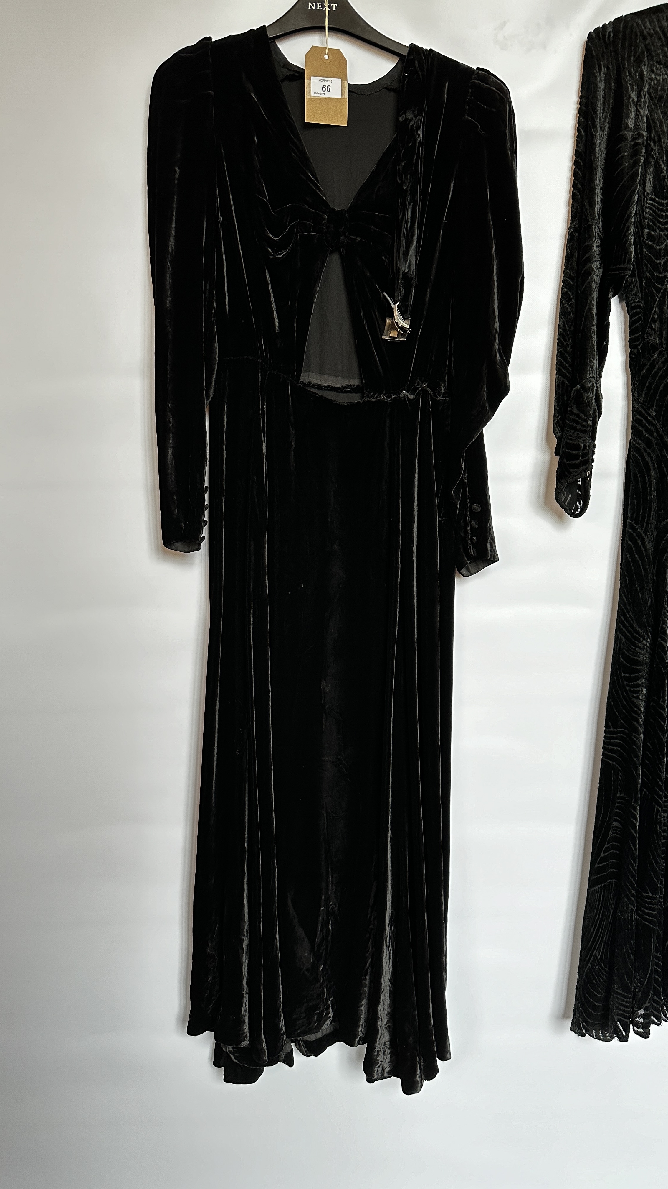 1930S BLACK SILK VELVET LONG SLEEVED GOWN, OPEN BODICE TO WAISTLINE, - Image 9 of 29