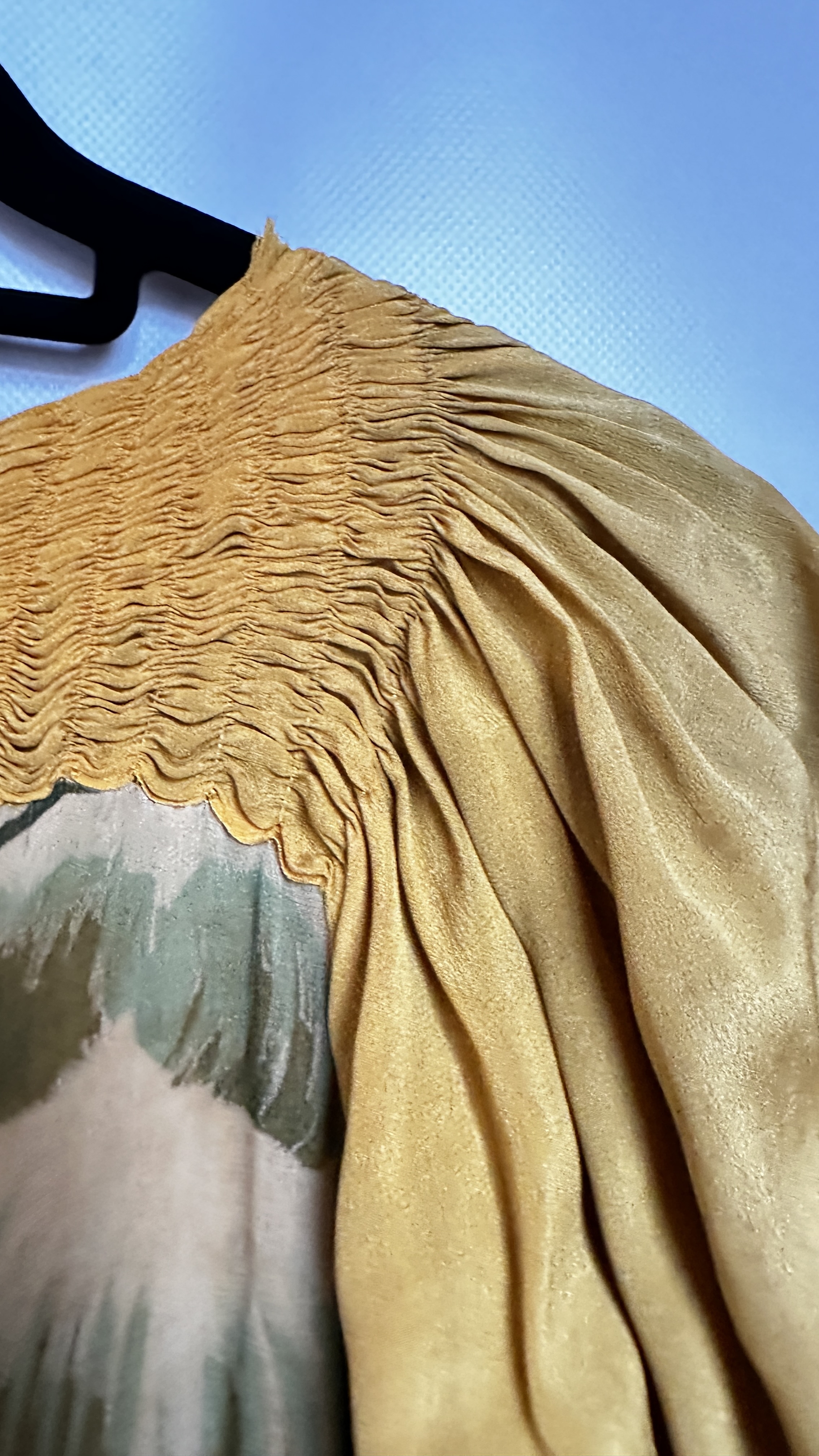 1930S CHIFFON AND CREPE DRESSING GOWN WITH LARGE YELLOW/GREEN/ORANGE FLOWERS - A/F CONDITION, - Image 31 of 39