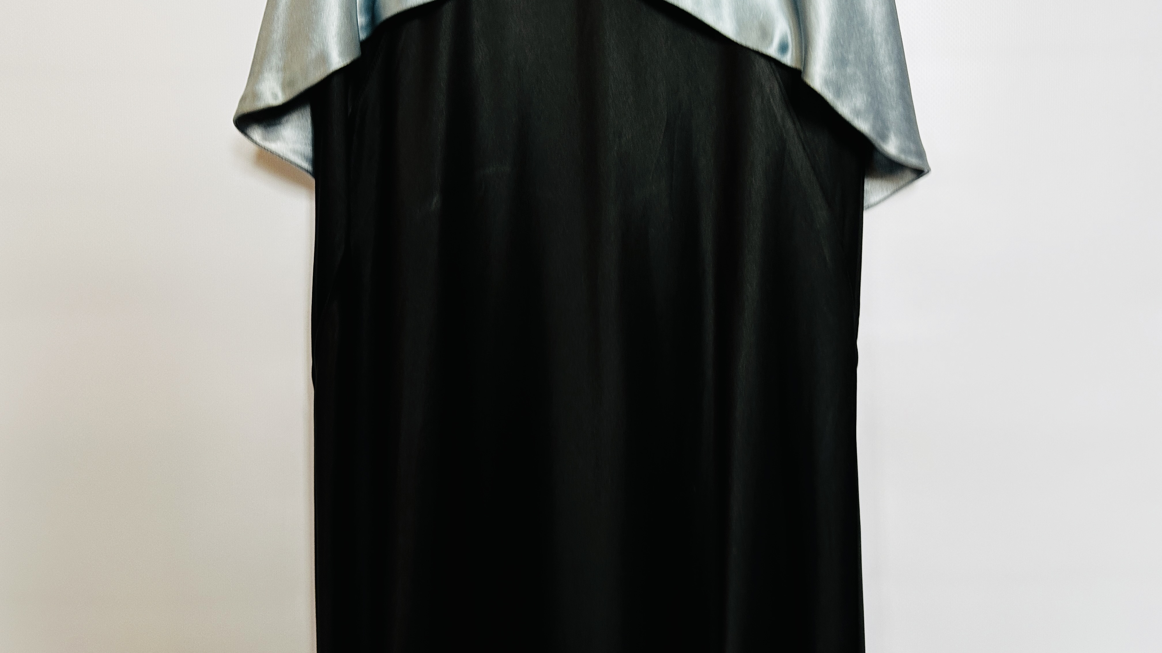 1940S BLACK SATIN CLASSIC STYLED EVENING GOWN, - Image 6 of 20