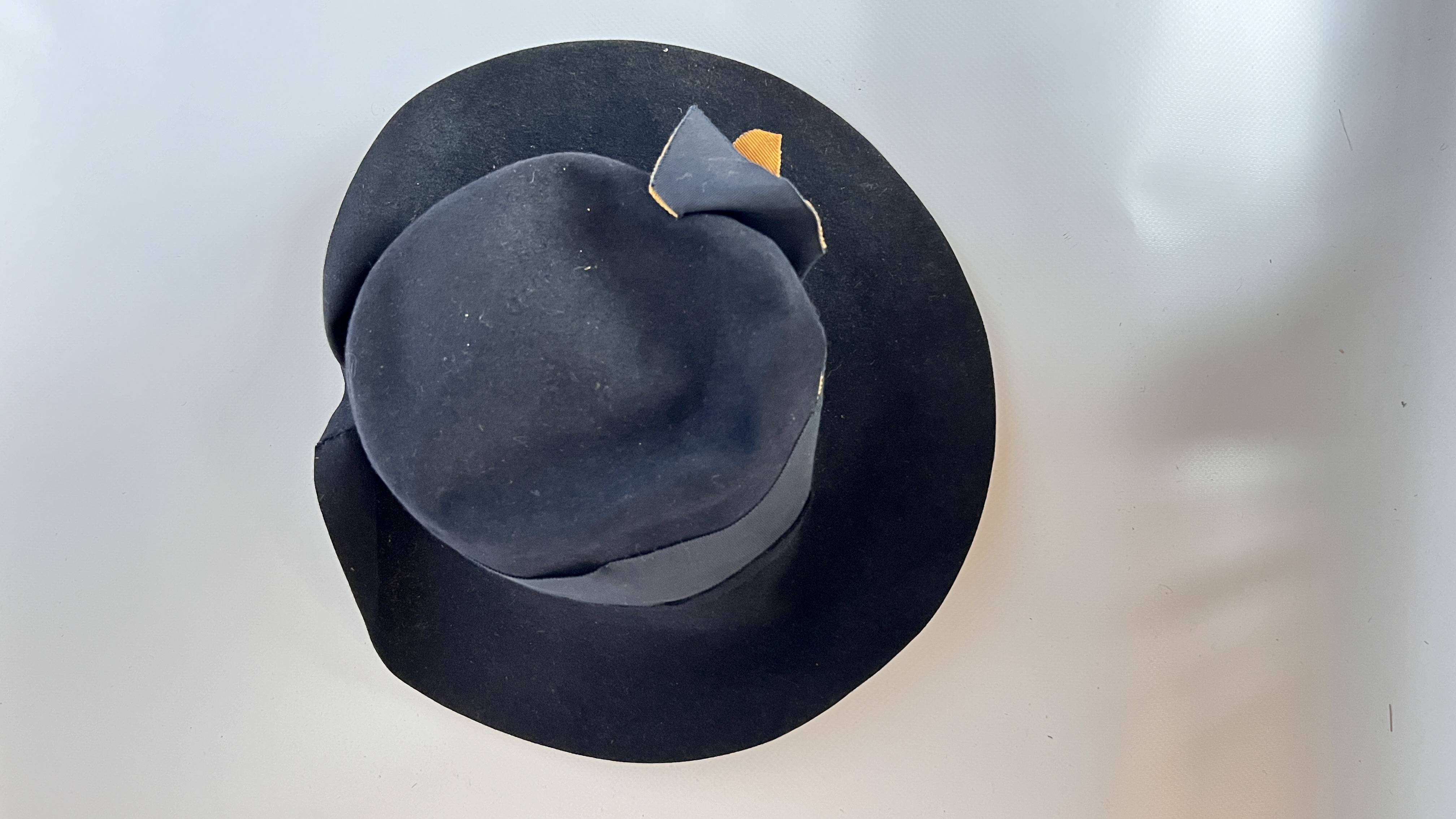 13 1940/50S HATS, 1 MORRIS ANGEL & SON LTD PURPLE TOP HAT (SOME DAMAGE), - Image 40 of 64