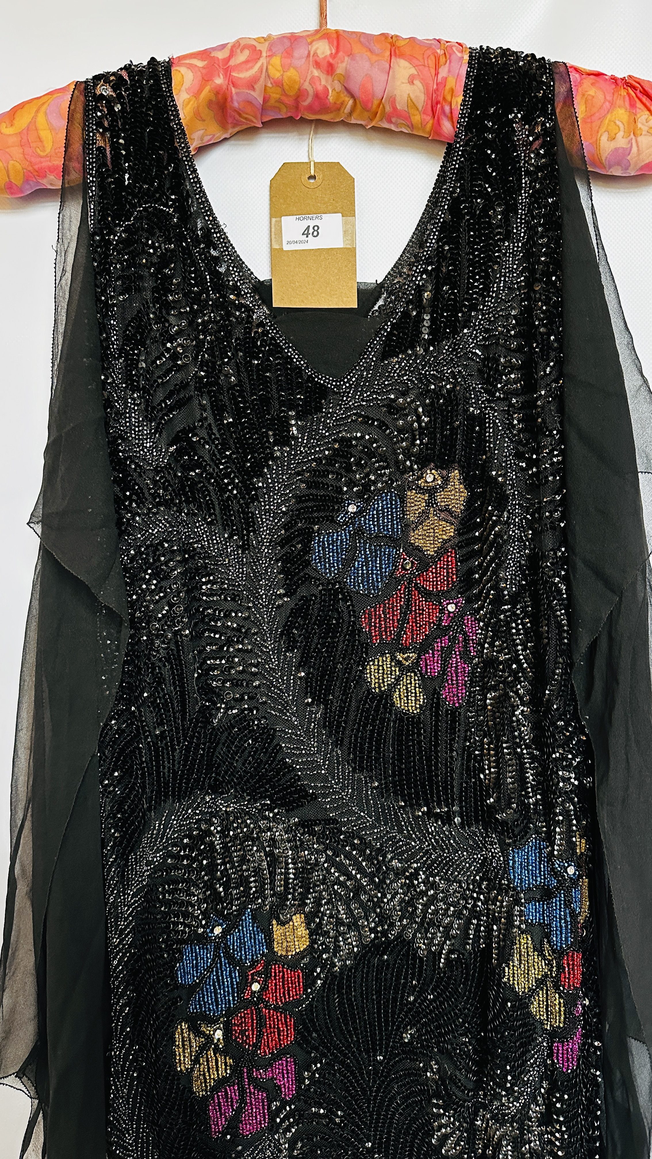 1920S BLACK BEAD & SEQUINNED FLAPPER DRESS WITH UNDER SLIP, RED/BLUE/GREEN FLOWER DESIGN BEAD WORK, - Image 2 of 18