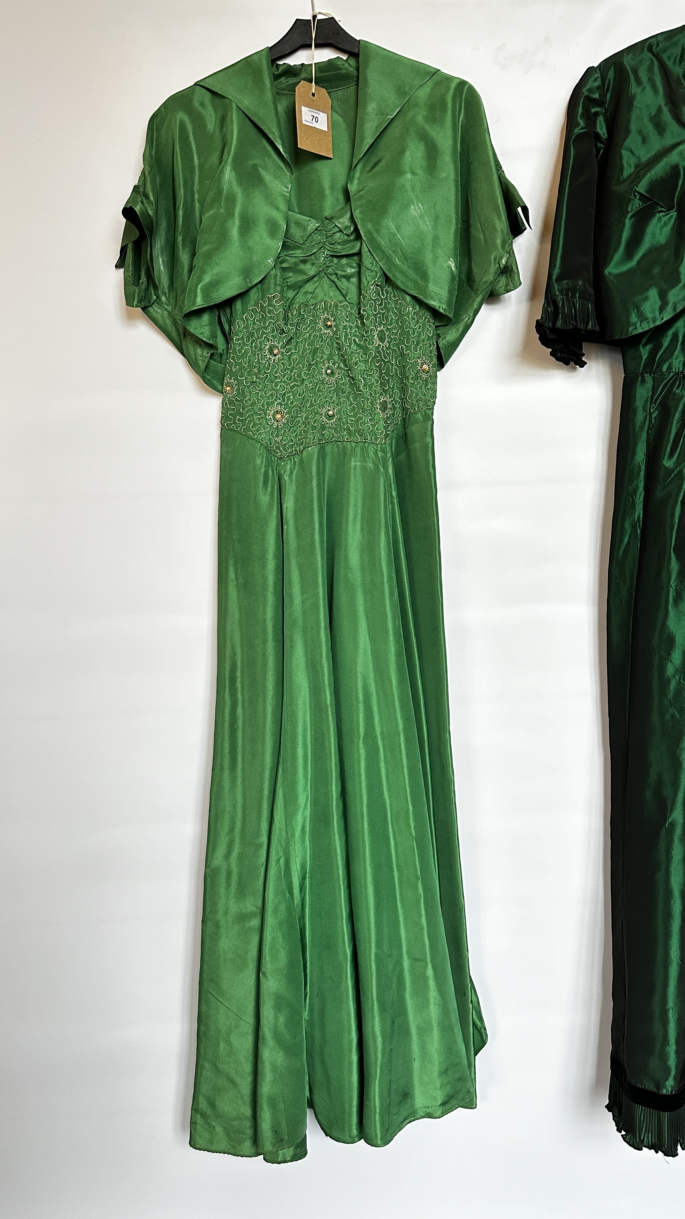 1940S GREEN SHOT TAFFETA EVENING DRESS WITH BOLERO, - Image 2 of 38