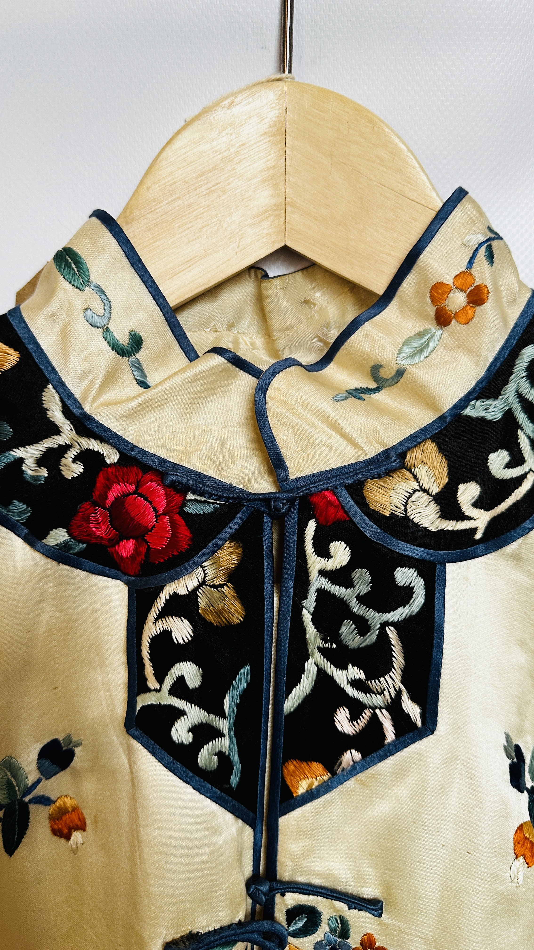 1920S CREAM SATIN CHINESE PYJAMAS, HEAVILY EMBROIDERED WITH FLOWERS, BLACK EMBROIDERED AT NECKLINE, - Image 9 of 36