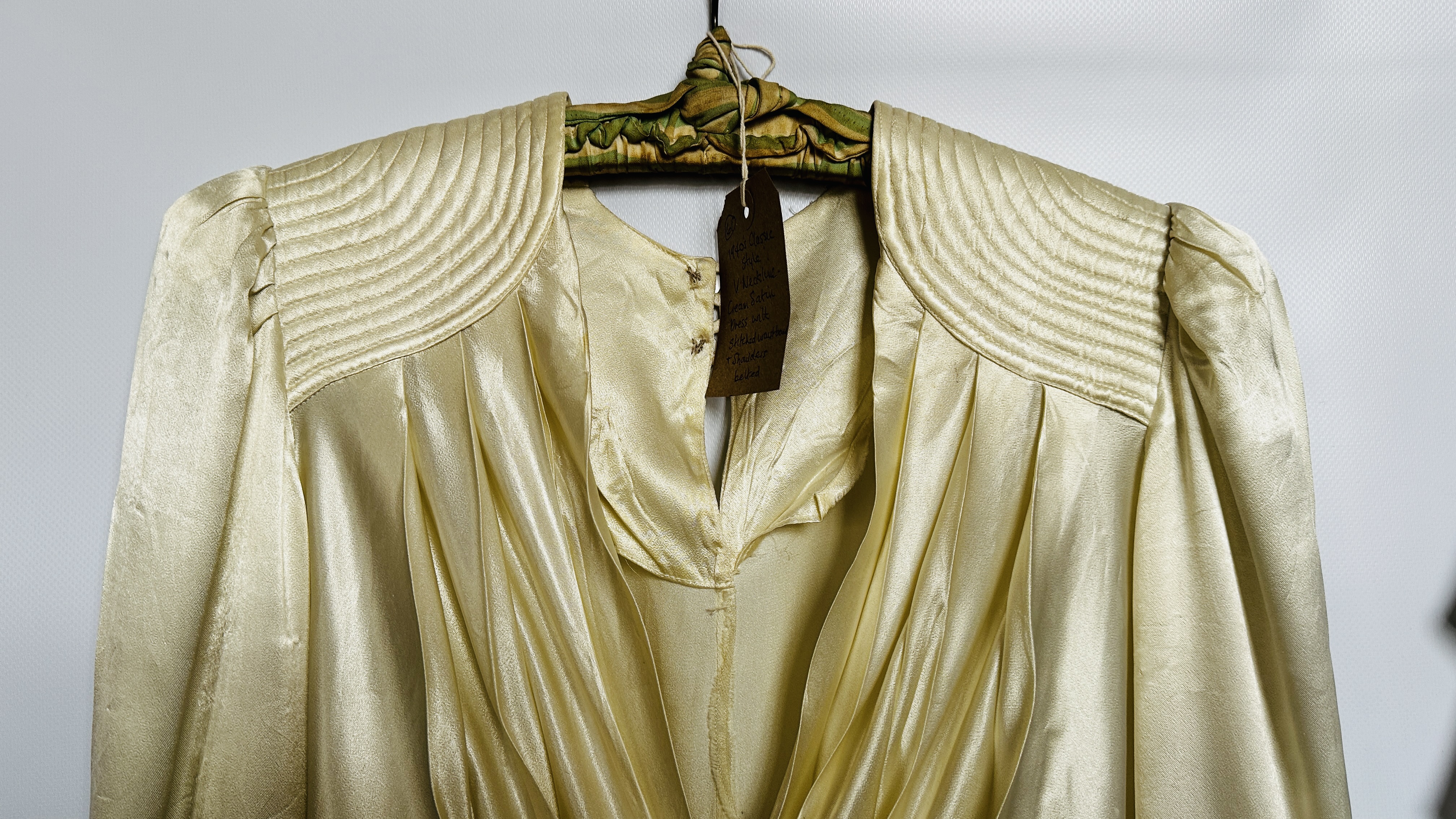 1940S CREAM SATIN GOWN, FRILLED NECKLINE, LONG SLEEVES AND A 1940S CREAM SATIN GOWN, - Image 14 of 31