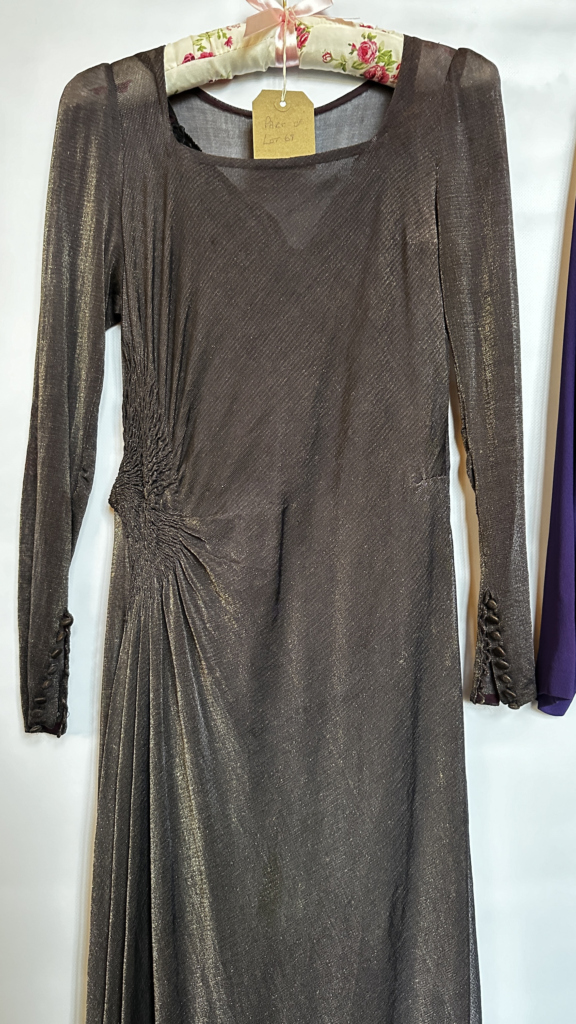 1940S PURPLE EVENING DRESS & BOLORO JACKET WITH SEQUIN DECORATION ON BODICE AND JACKET AND A 1940S - Image 3 of 37