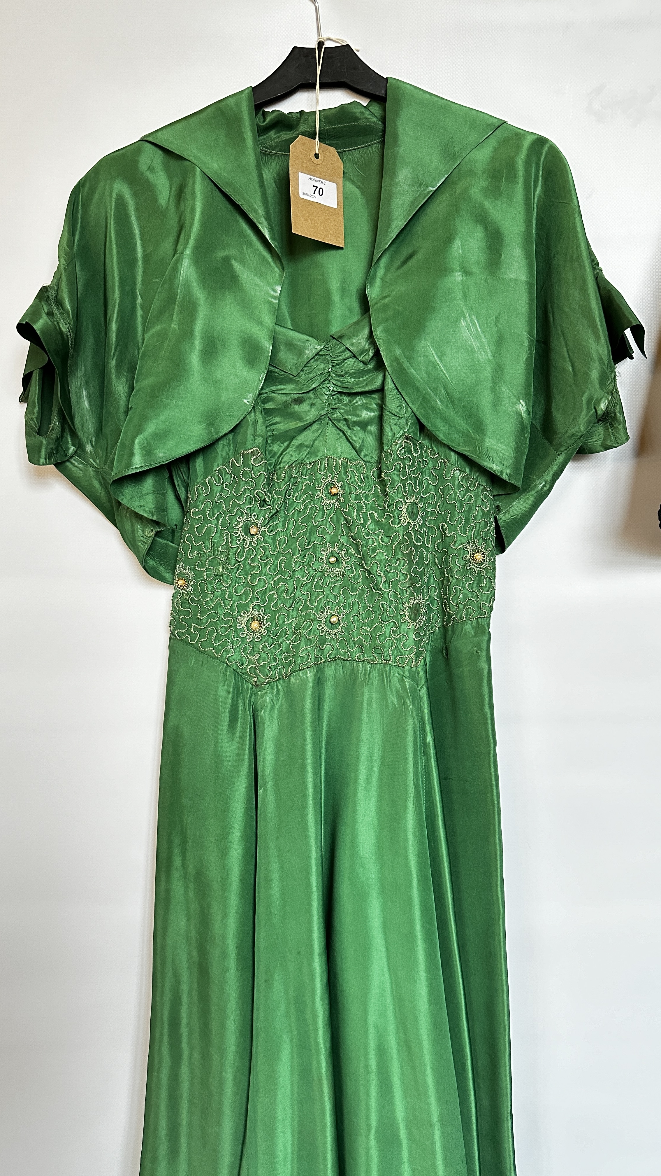 1940S GREEN SHOT TAFFETA EVENING DRESS WITH BOLERO, - Image 3 of 38