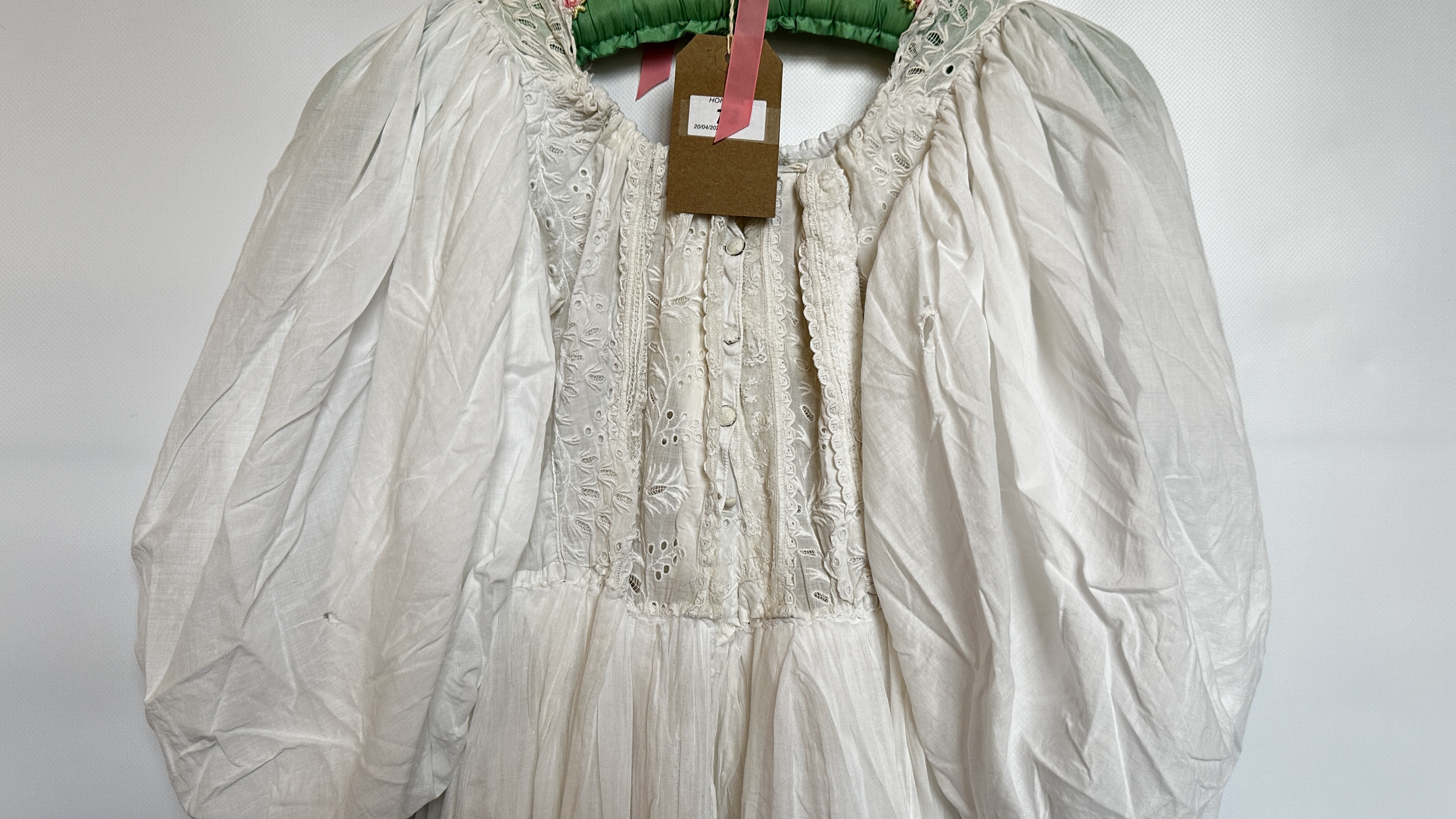 FINE WHITE COTTON EDWARDIAN DRESS, ALL OVER EMBROIDERY, EMPIRE LINE, PUFFED SLEEVES - A/F CONDITION, - Image 14 of 20