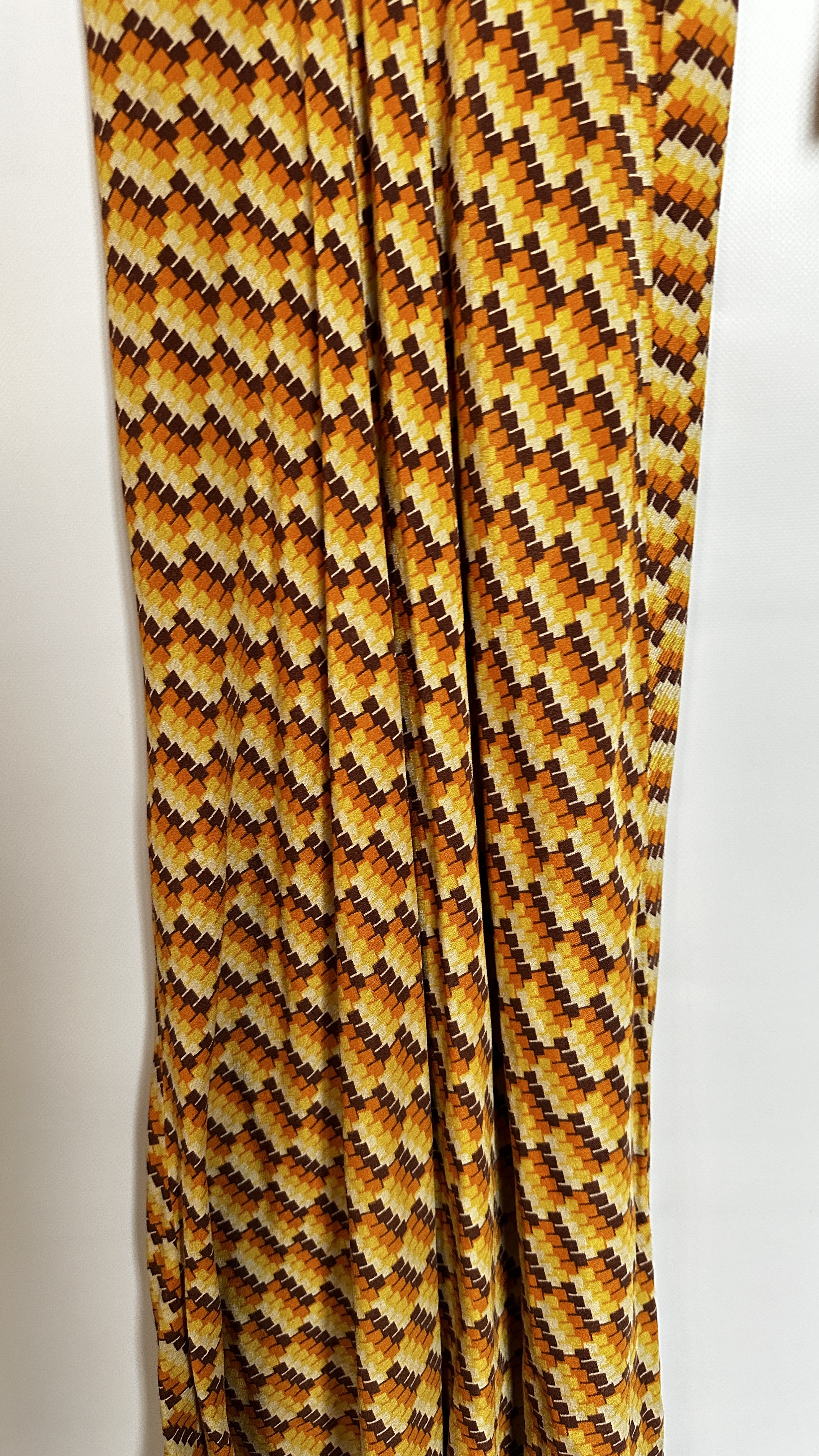 1930S YELLOW/BROWN CREPE DRESS, DECO DESIGN, LONG SLEEVES, - Image 7 of 18