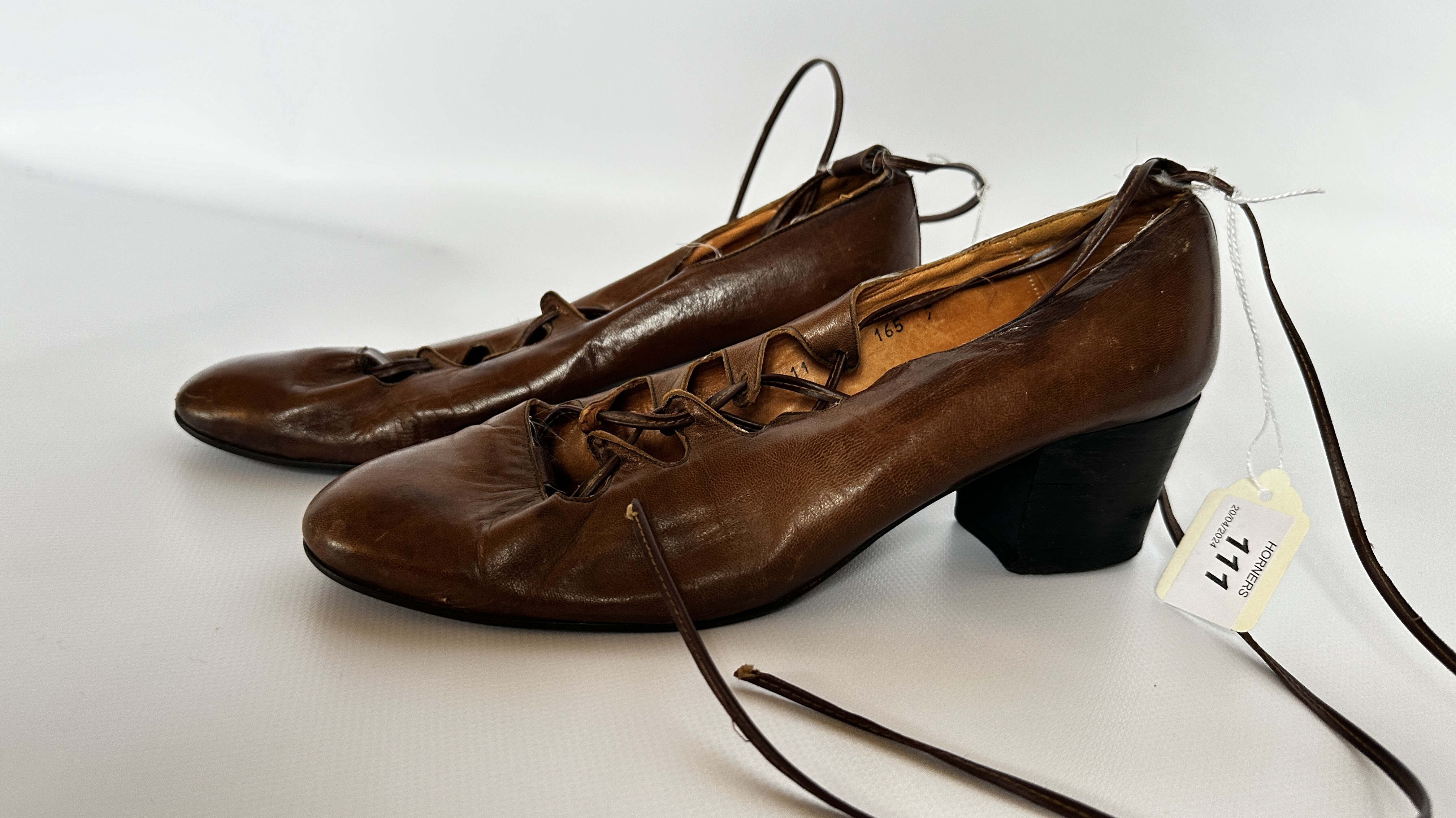 1 PAIR OF LADY'S SHOES - 'BIBA' TAN LEATHER WITH LONG LACES - A/F CONDITION, SOLD AS SEEN. - Image 2 of 14