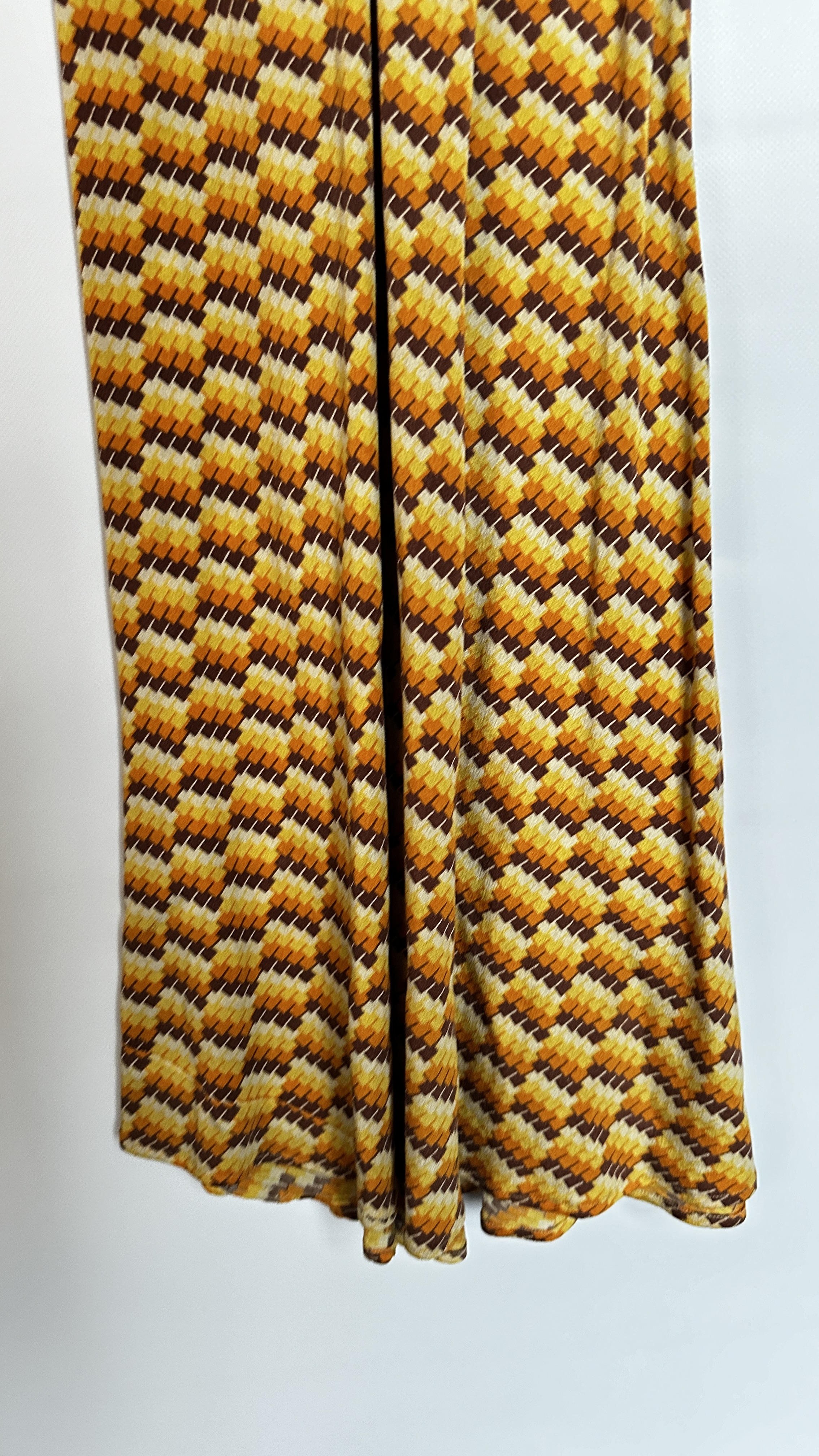 1930S YELLOW/BROWN CREPE DRESS, DECO DESIGN, LONG SLEEVES, - Image 18 of 18