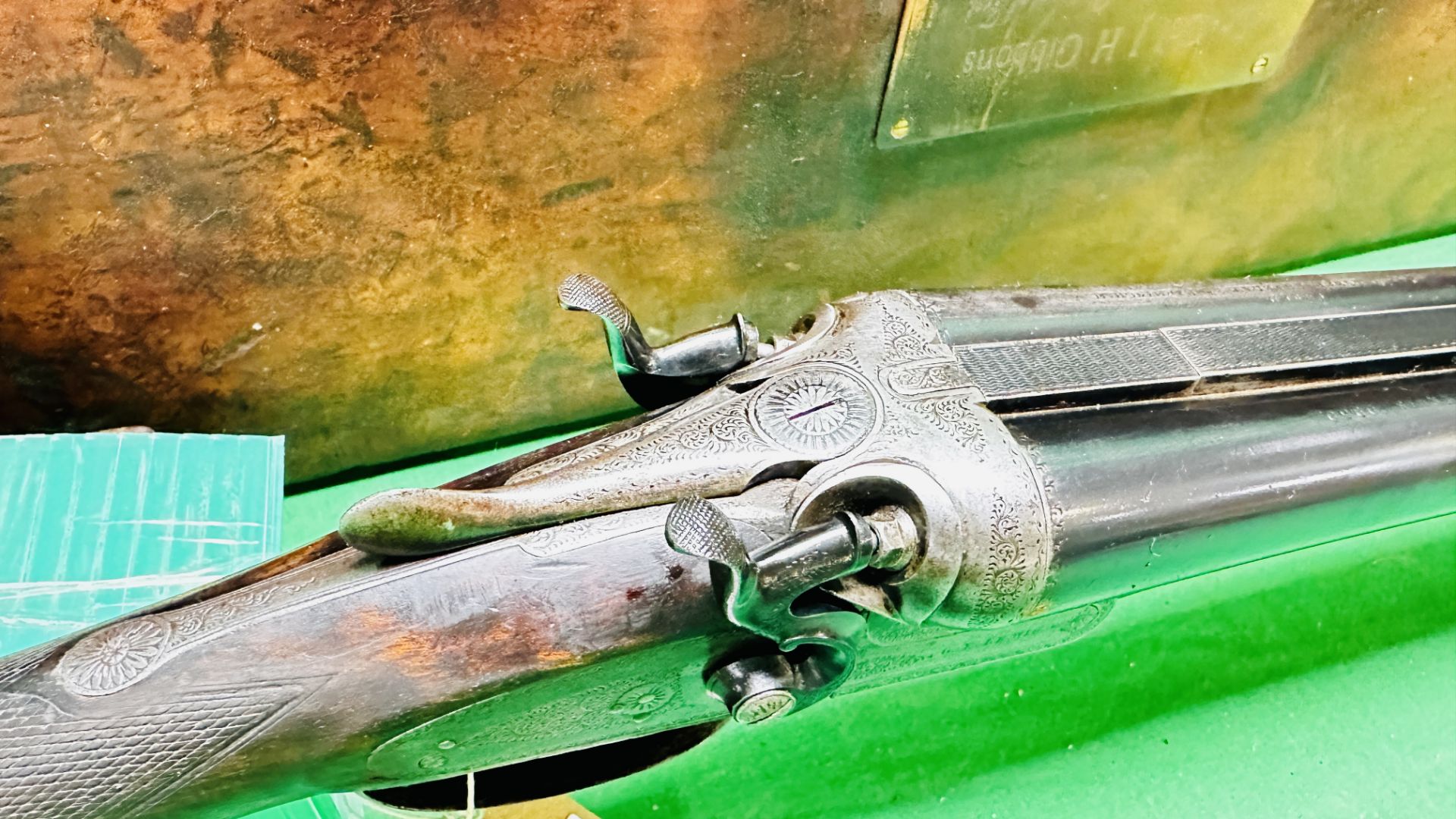 G E LEWIS 12 BORE SIDE BY SIDE HAMMER ACTION SHOTGUN, SIDELOCK, ENGRAVED SIDE PLATE, BARREL LENGTH . - Image 7 of 35