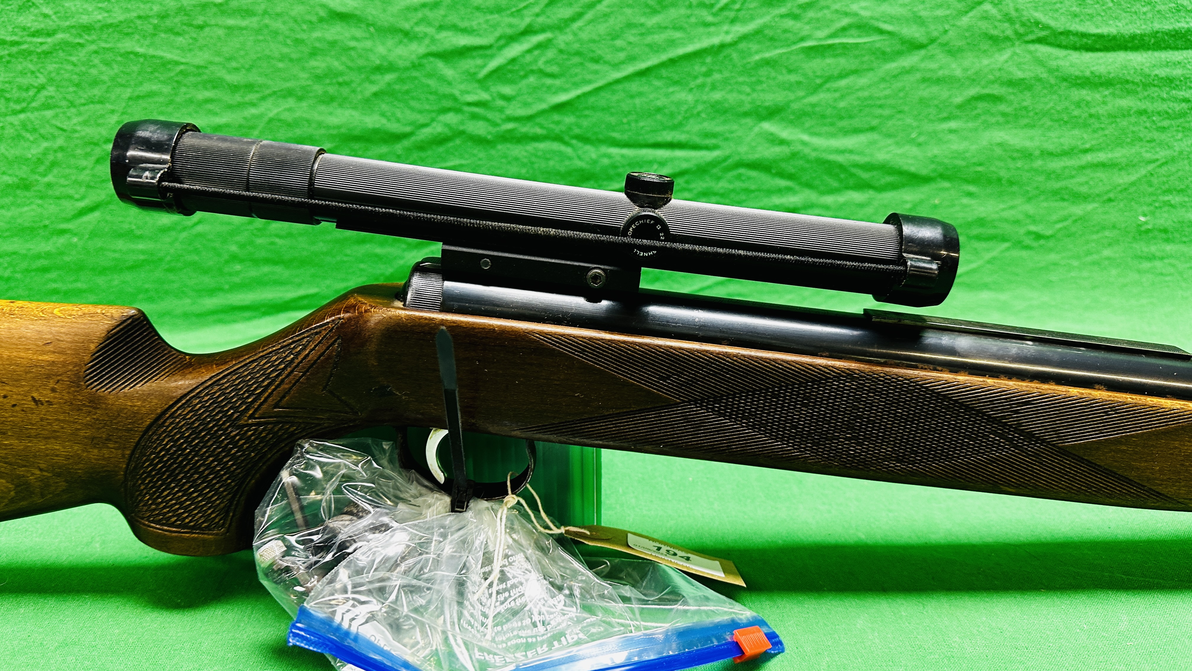 AN ORIGINAL MOD 50 UNDERLEVER AIR RIFLE FITTED WITH BUSHNELL 4 POWER SCOPE - (ALL GUNS TO BE - Image 2 of 15