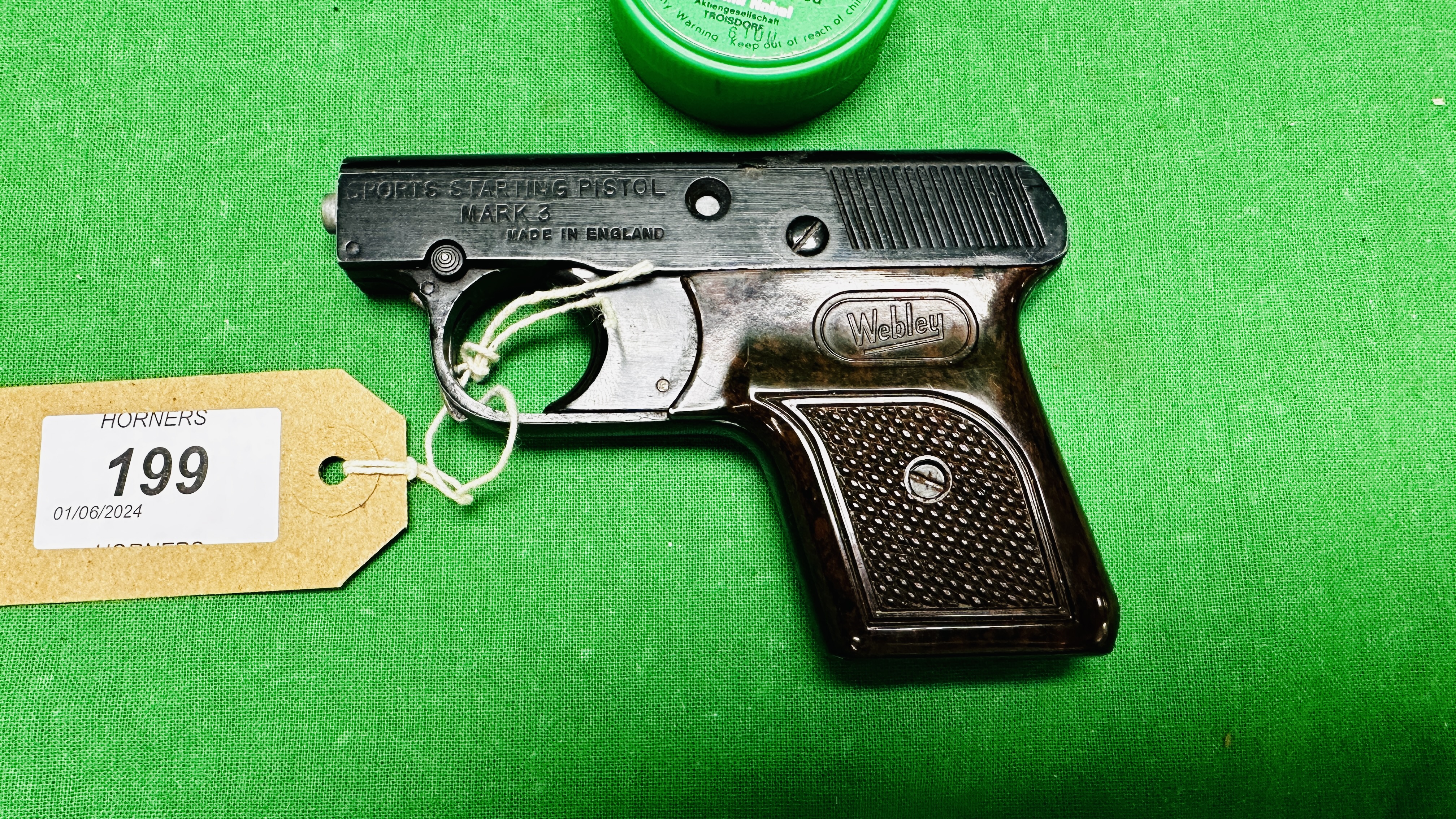 A VINTAGE WEBLEY SPORTS STARTING PISTOL MK3 WITH 6MM BLANKS - (ALL GUNS TO BE INSPECTED AND - Image 2 of 7