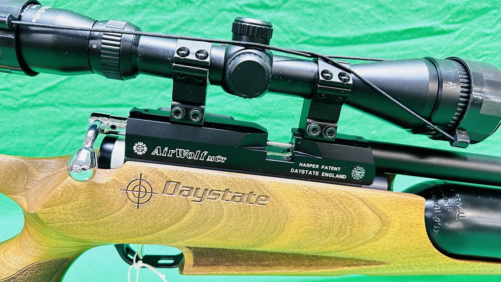 DAYSTATE AIRWOLF MCT DIGITAL PCP MULTI SHOT AIR RIFLE COMPLETE WITH 4 10 SHOT MAGAZINES, - Image 3 of 25