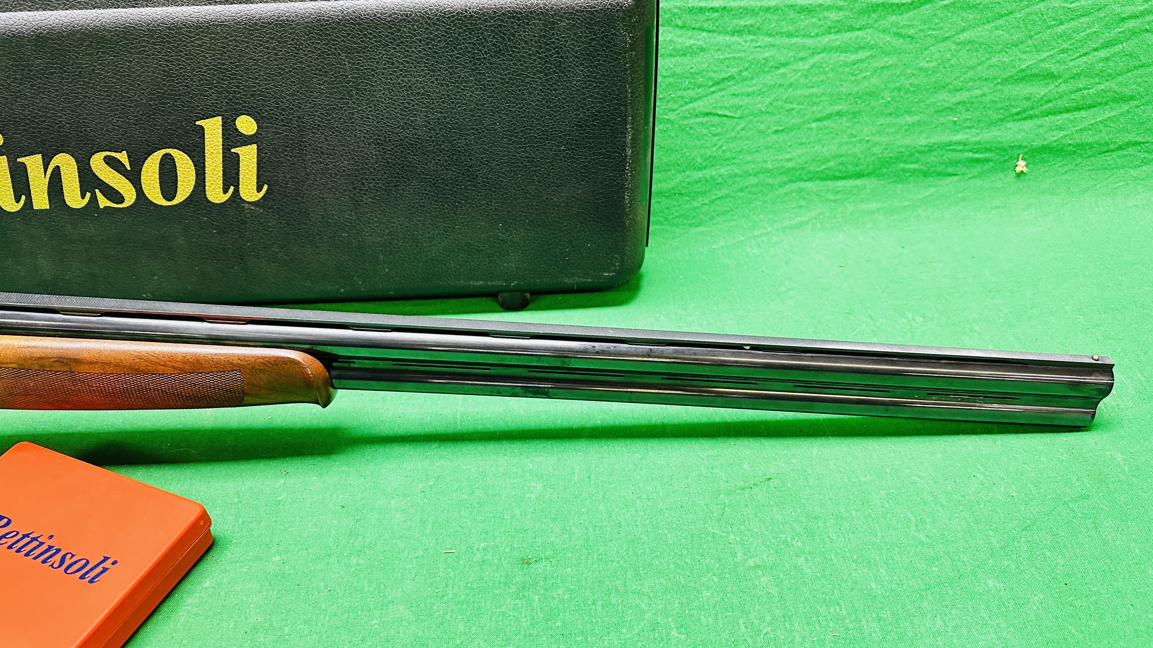 BETTINSOLI 12 GAUGE OVER AND UNDER MULTI CHOKE SHOTGUN, #261942 TOTAL FIVE CHOKES, KEY, - Bild 8 aus 17