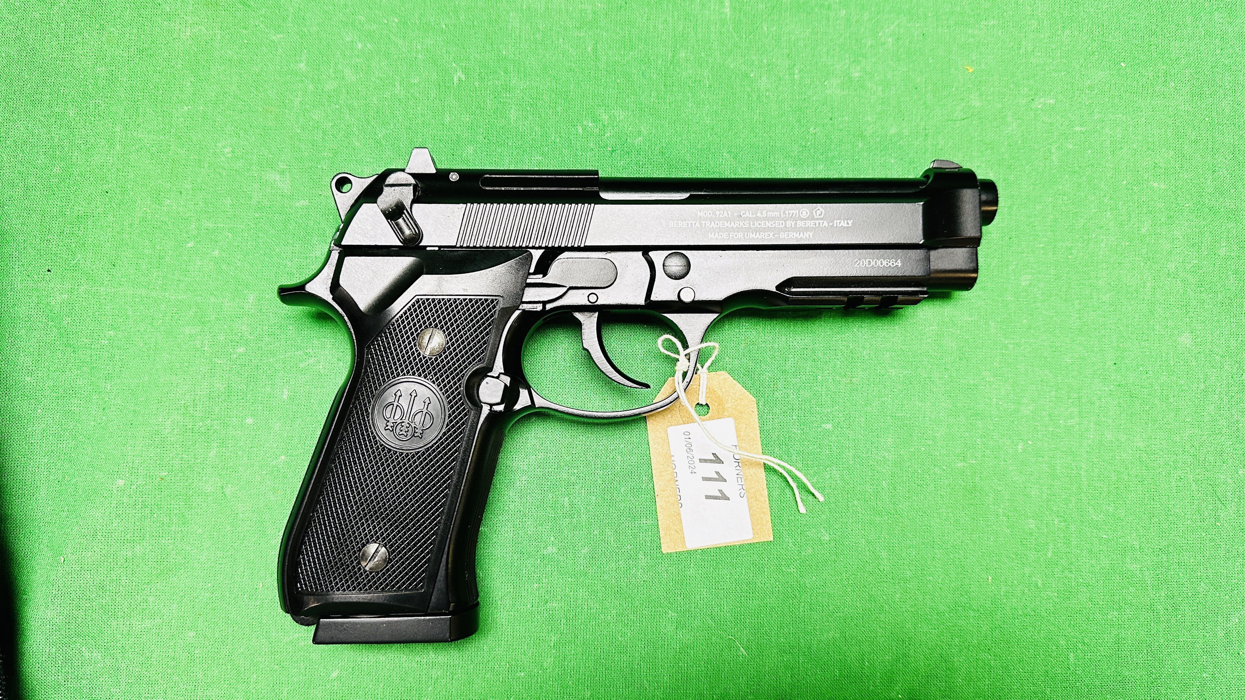 PIETRO BERETTA MOD 92 A1 18 ROUND CO2 BLOW BACK STEEL BB AIR PISTOL COMPLETE WITH ORIGINAL BOX, - Image 9 of 18