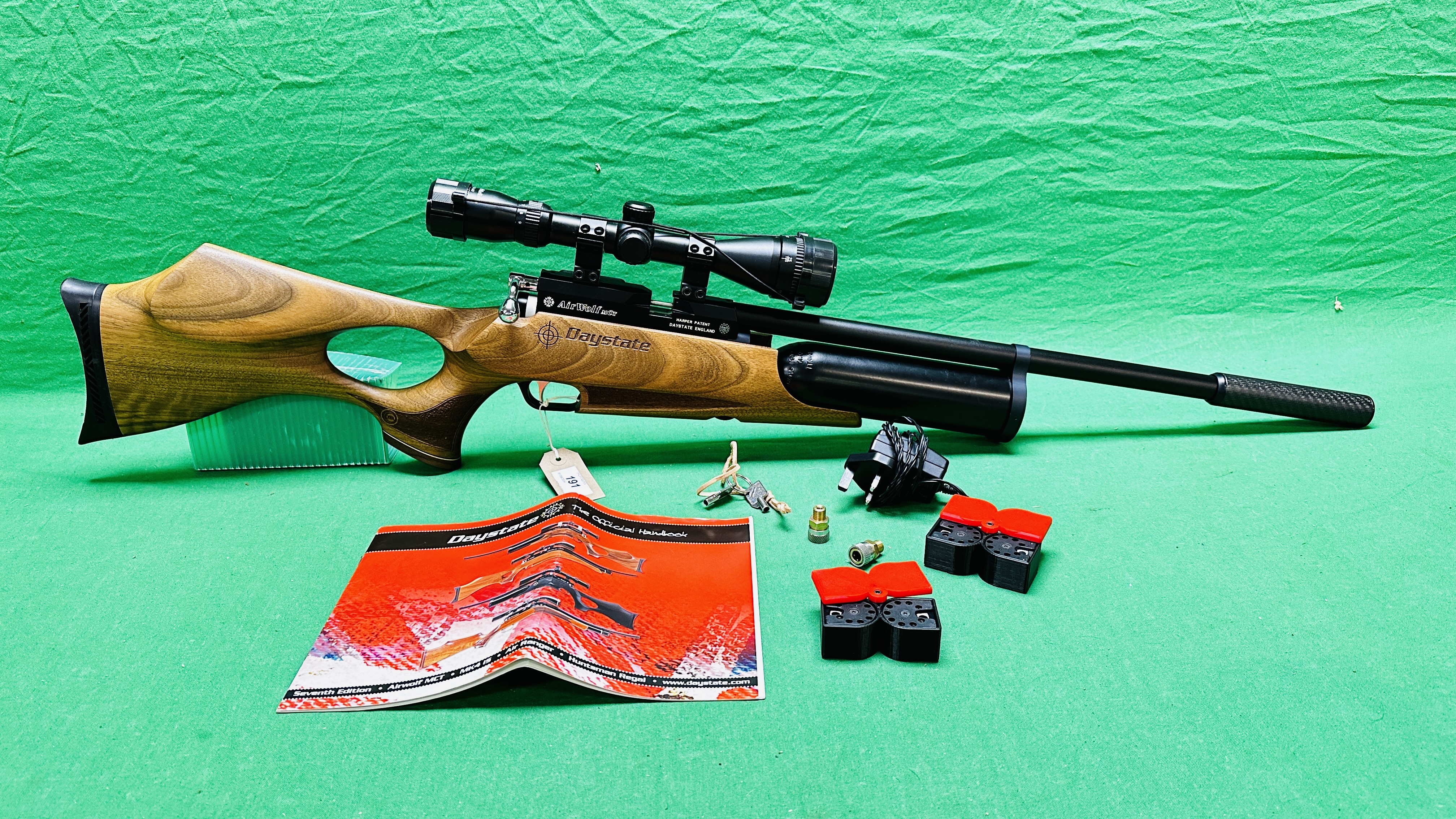 DAYSTATE AIRWOLF MCT DIGITAL PCP MULTI SHOT AIR RIFLE COMPLETE WITH 4 10 SHOT MAGAZINES,