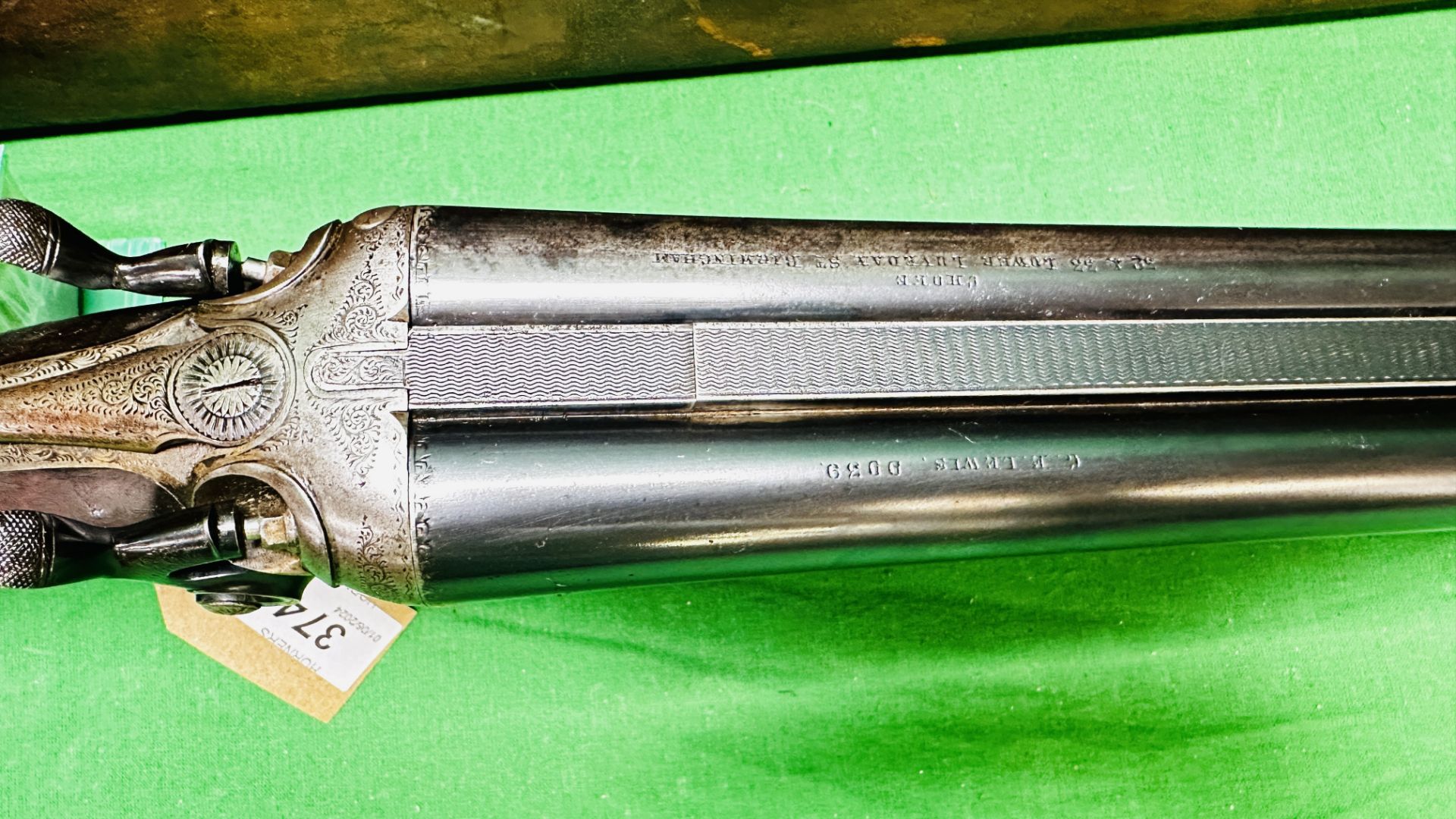 G E LEWIS 12 BORE SIDE BY SIDE HAMMER ACTION SHOTGUN, SIDELOCK, ENGRAVED SIDE PLATE, BARREL LENGTH . - Image 8 of 35