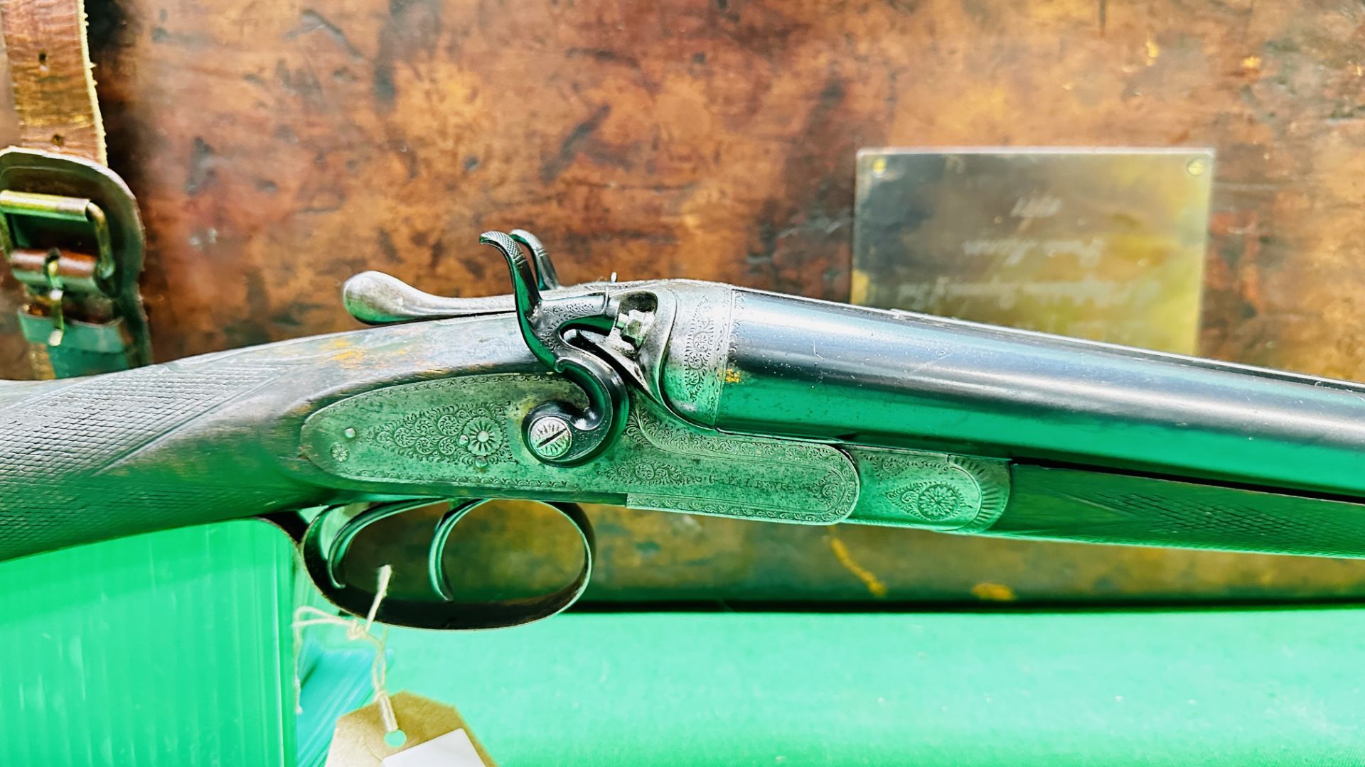 G E LEWIS 12 BORE SIDE BY SIDE HAMMER ACTION SHOTGUN, SIDELOCK, ENGRAVED SIDE PLATE, BARREL LENGTH . - Image 2 of 35