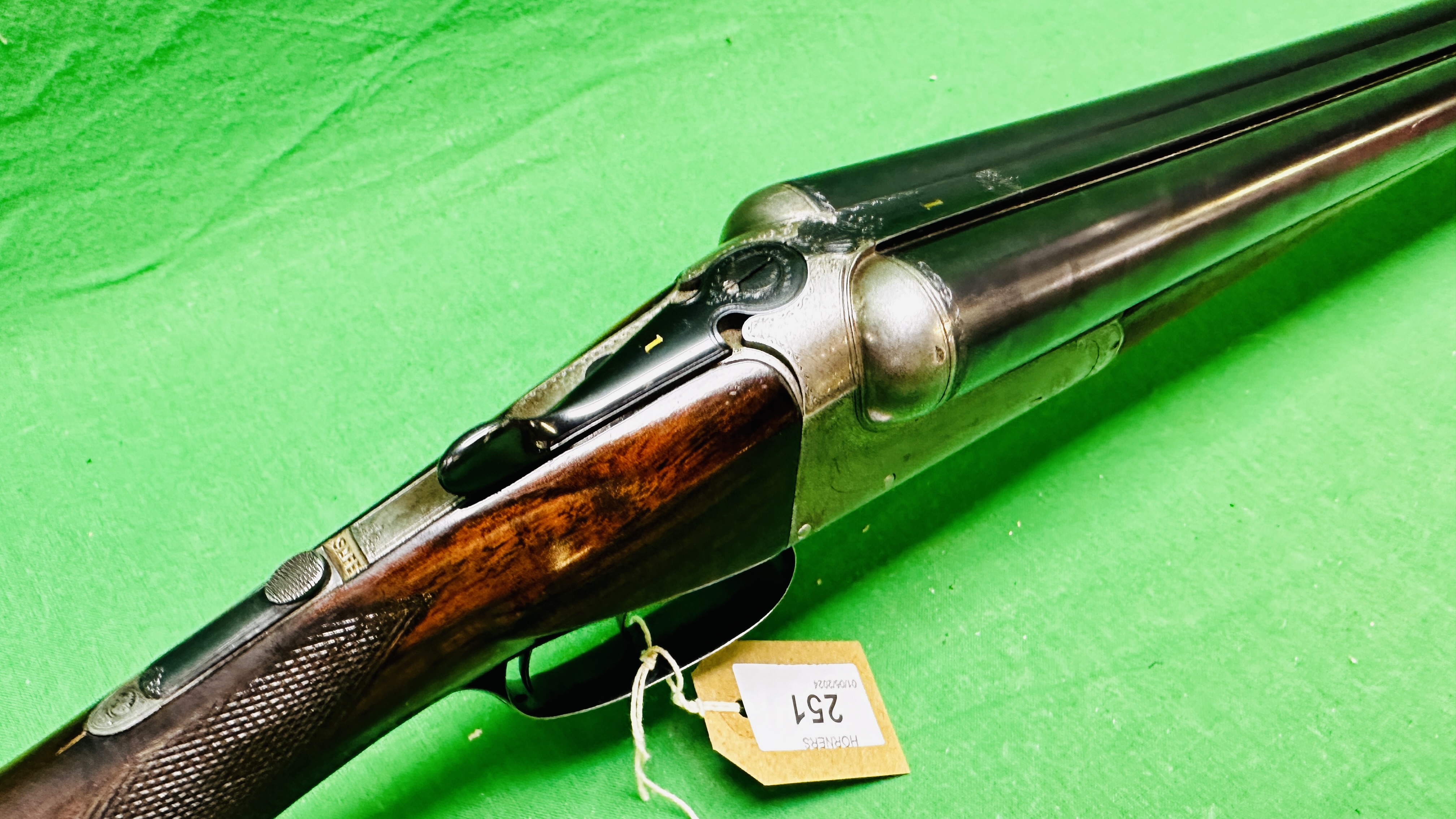 WILLIAM POWELL 12 BORE SIDE BY SIDE SHOTGUN, 28" BARRELS, - Image 5 of 18